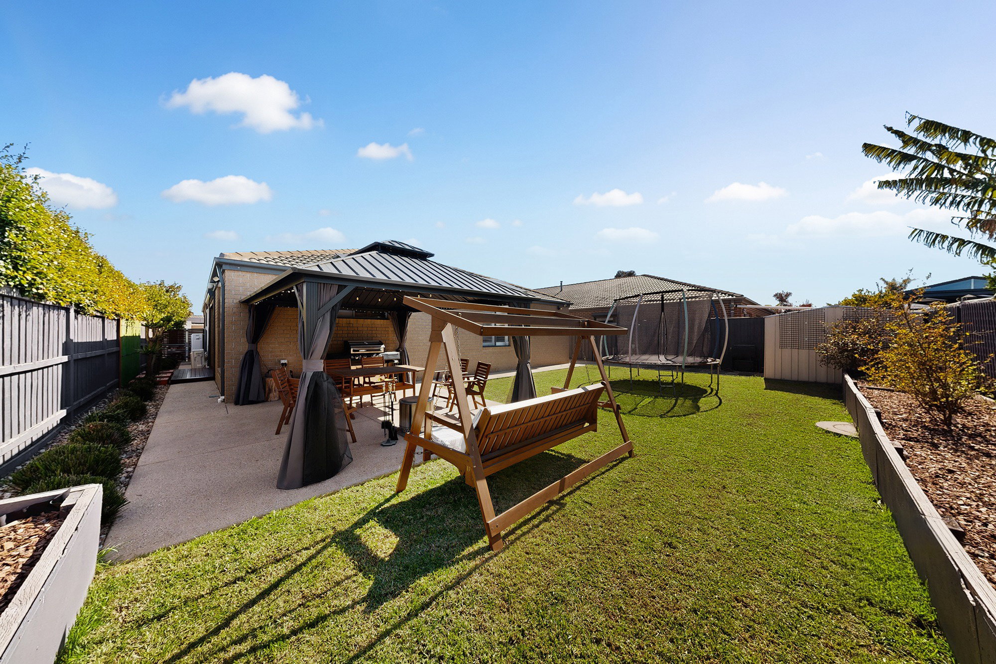 Furnished 3 Bedroom House in Point Cook
