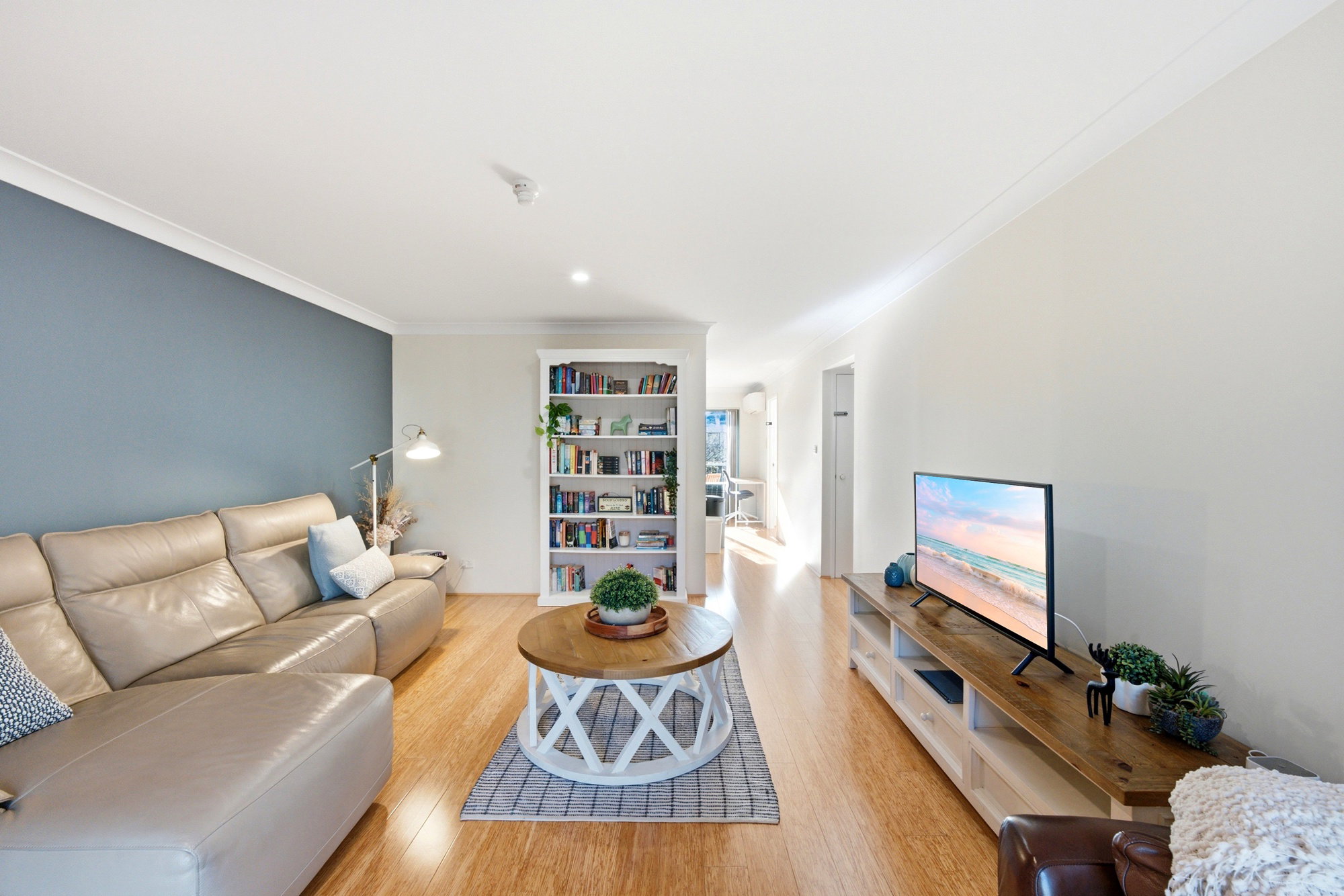 Furnished 2 Bedroom Apartment in Kingston