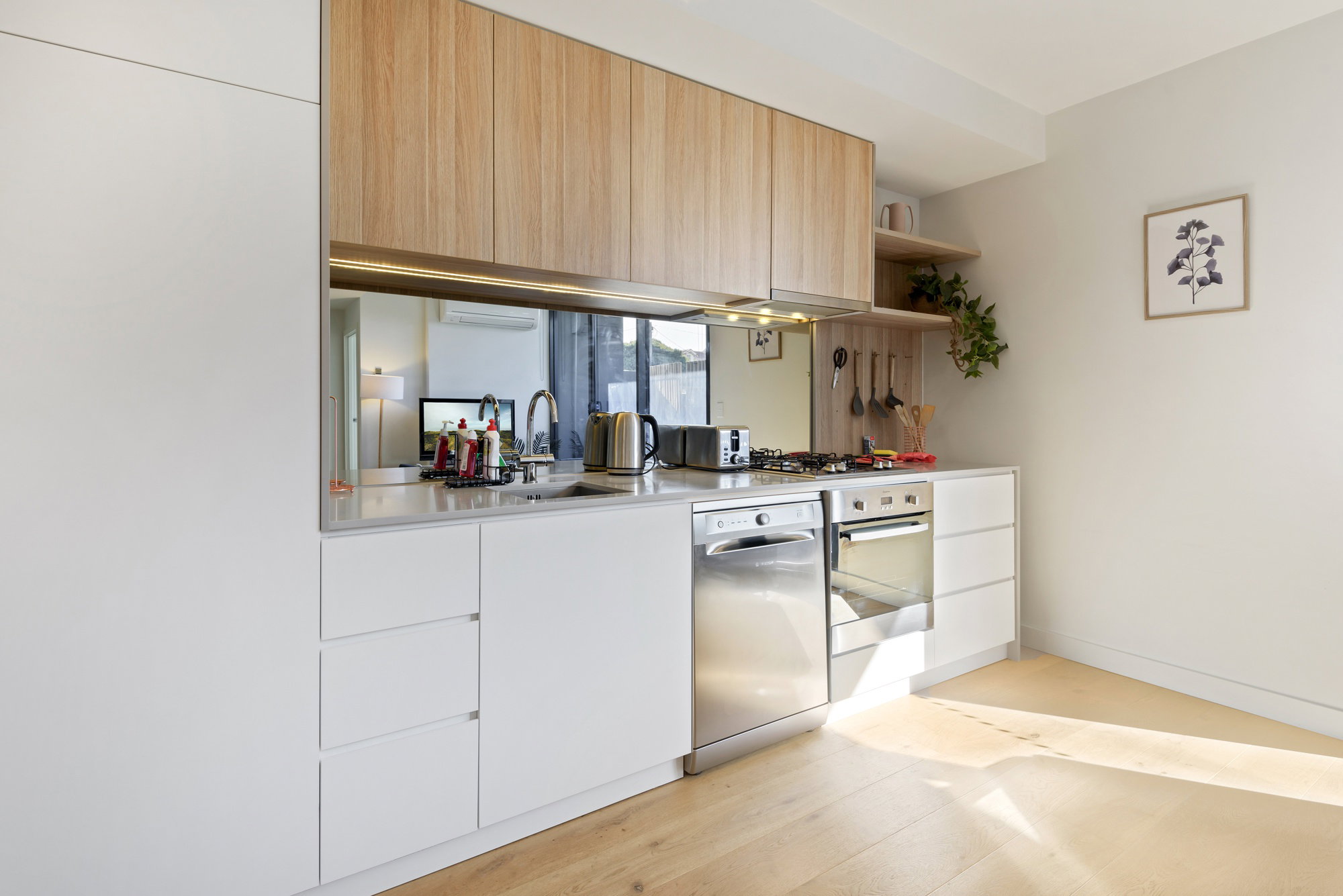 Furnished 1 Bedroom Apartment in Ascot Vale