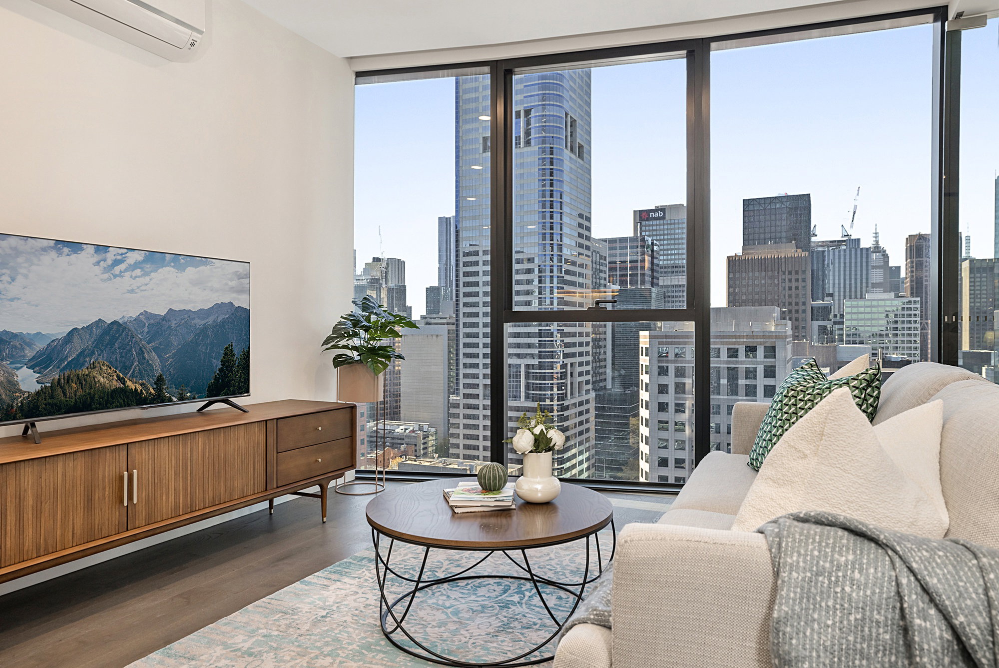 Furnished 2 Bedroom Apartment in Docklands