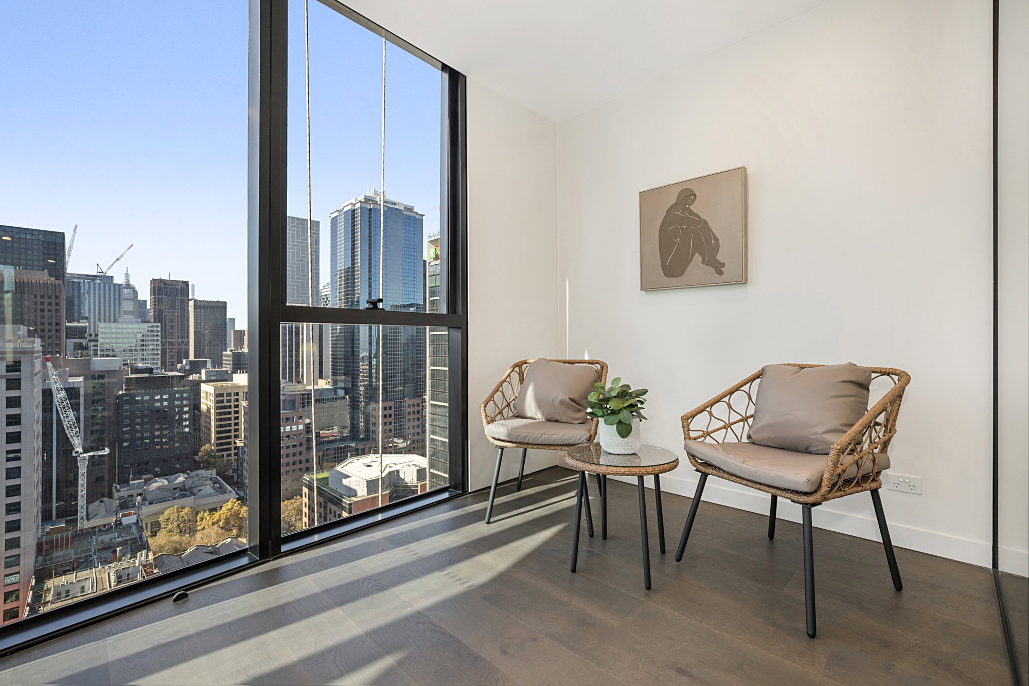 Furnished 2 Bedroom Apartment in Docklands