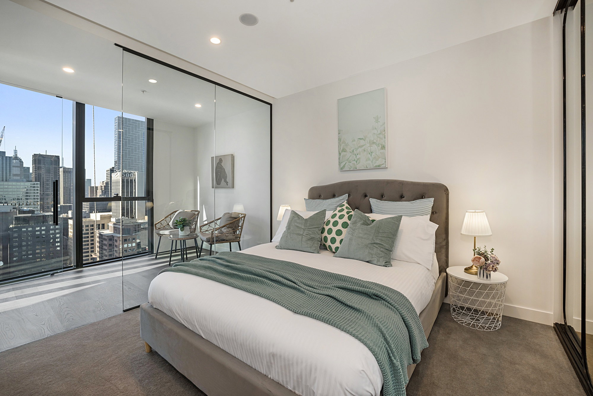 Furnished 2 Bedroom Apartment in Docklands