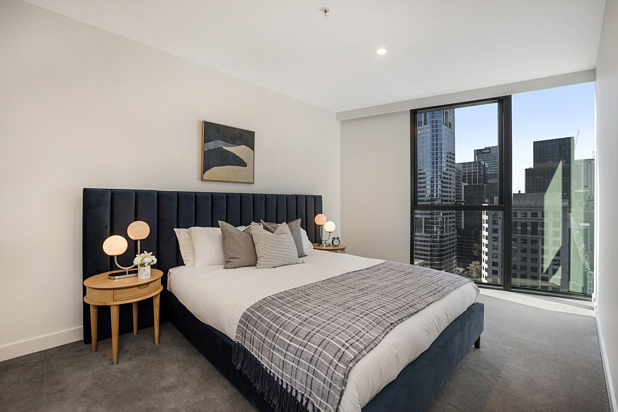 Furnished 2 Bedroom Apartment in Docklands
