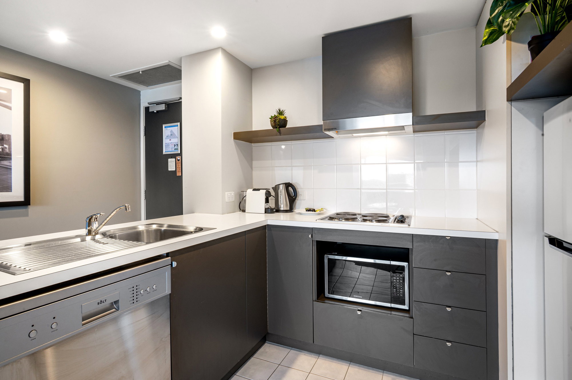 Furnished 1 Bedroom Apartment in Southbank