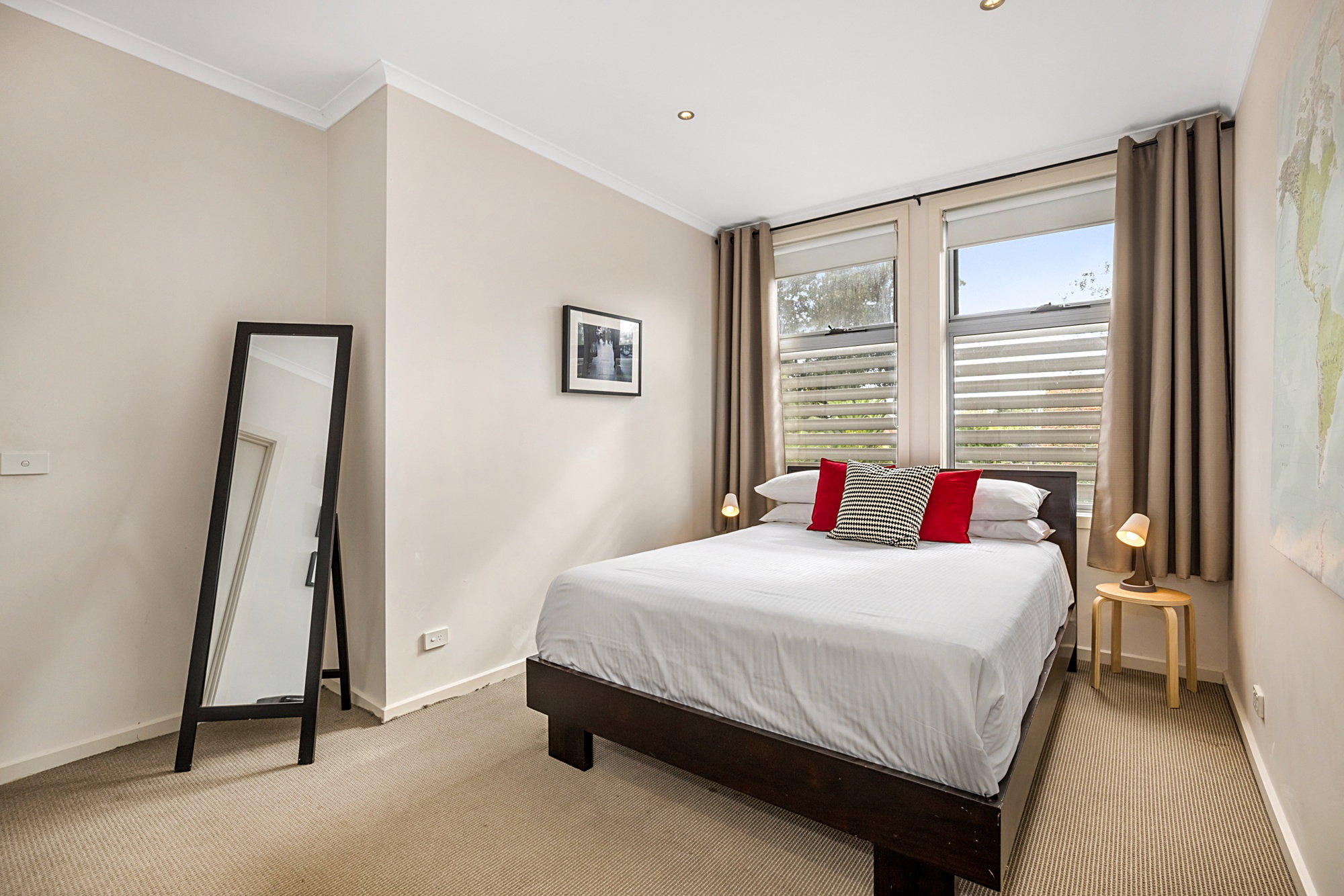 Furnished 2 Bedroom Apartment in Northcote
