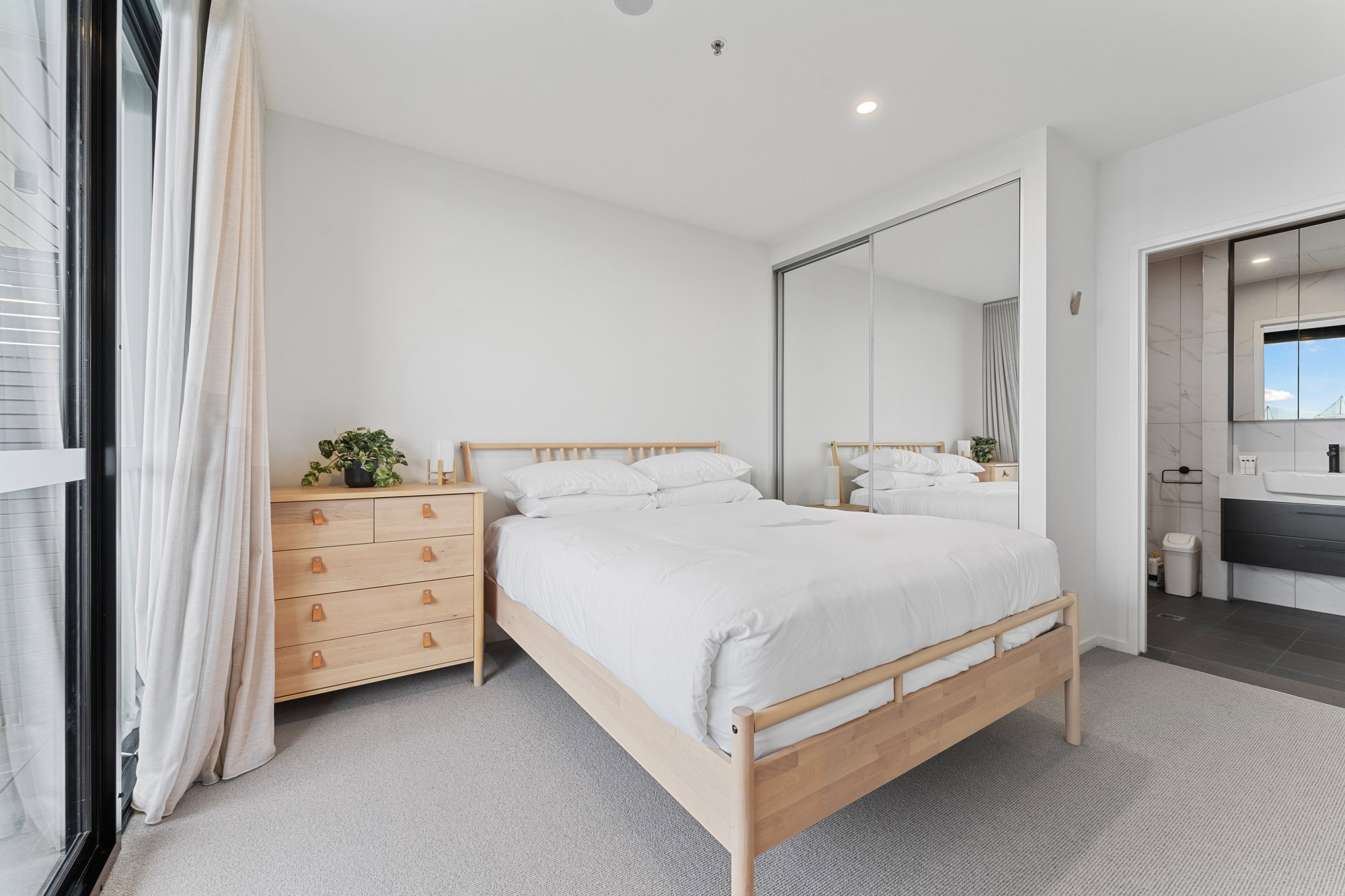 Furnished 1 Bedroom Apartment in Kingston