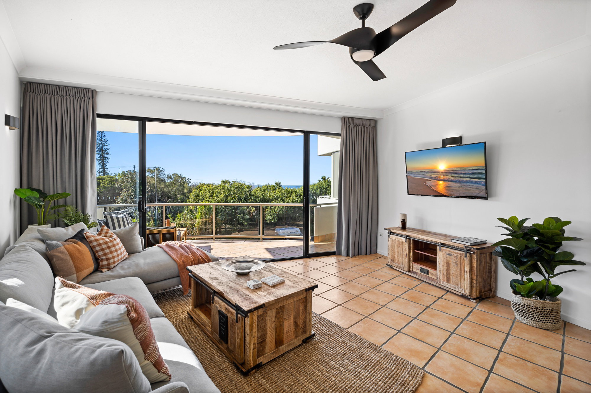 Furnished 2 Bedroom Apartment in Sunrise Beach