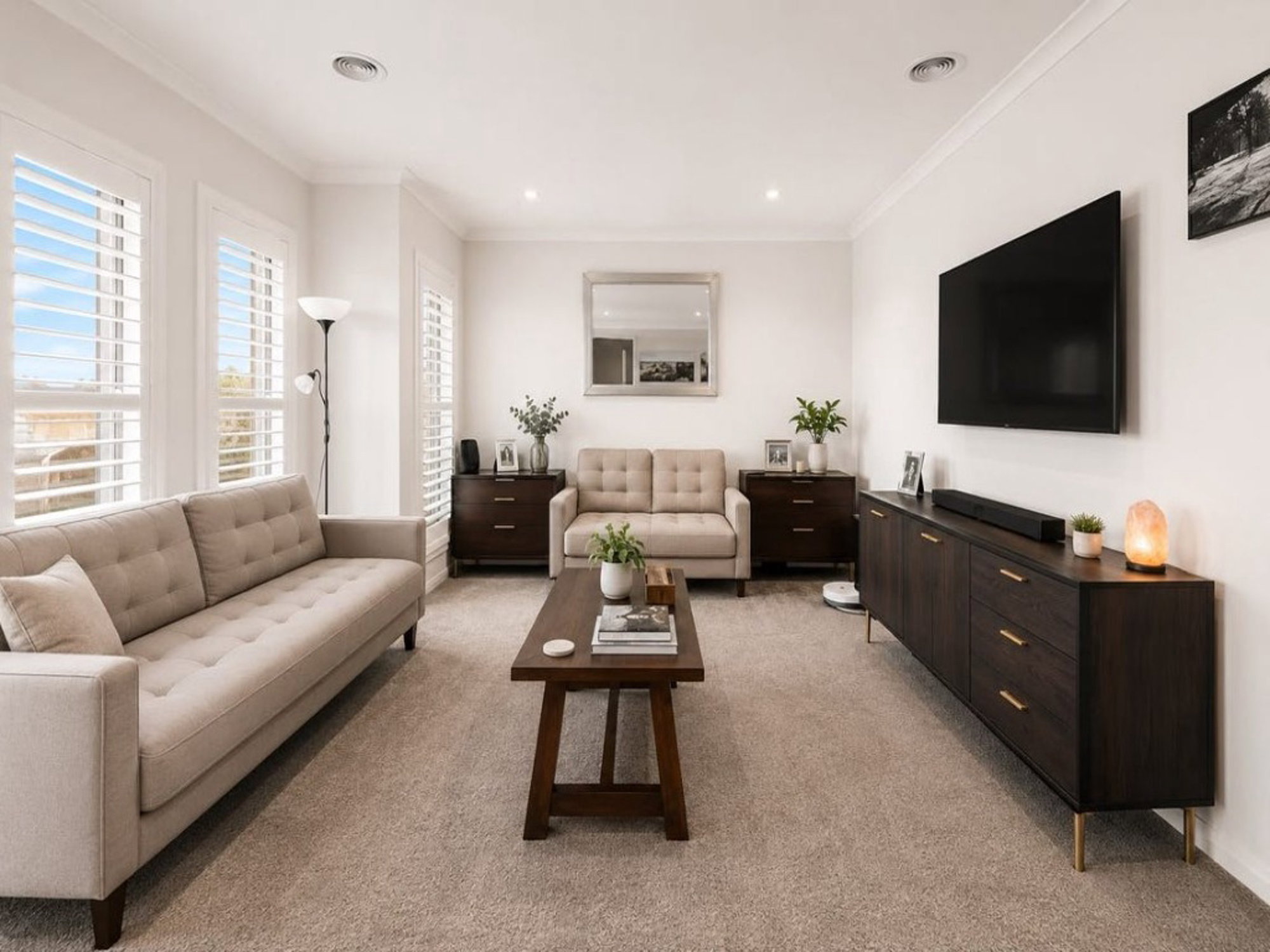 Furnished 4 Bedroom House in Manor Lakes