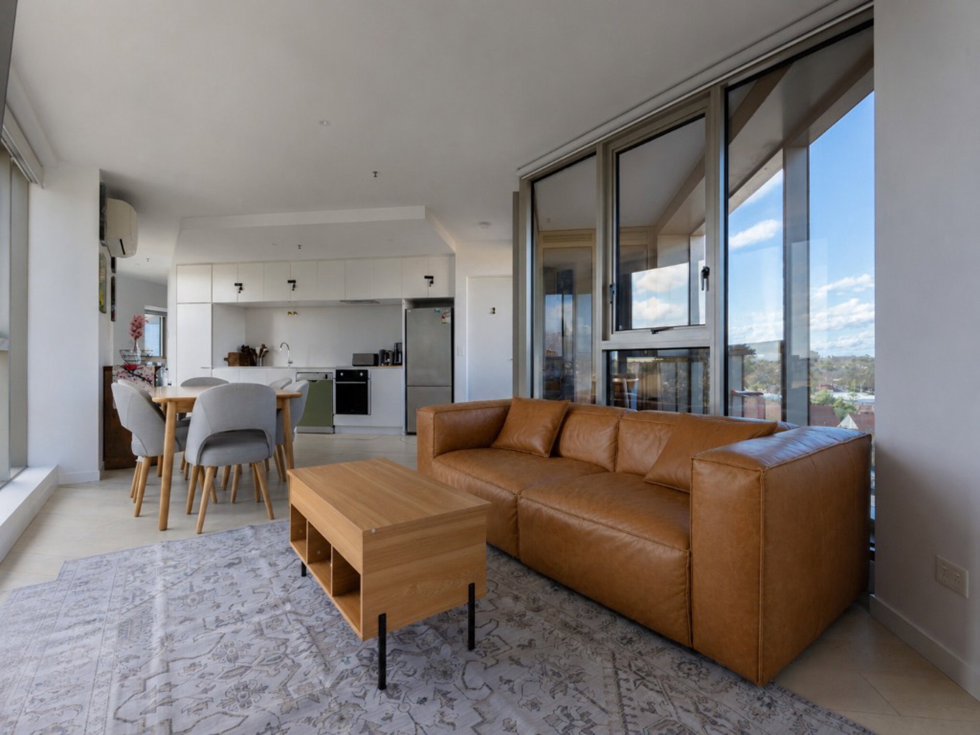 Furnished 2 Bedroom Apartment in Kensington