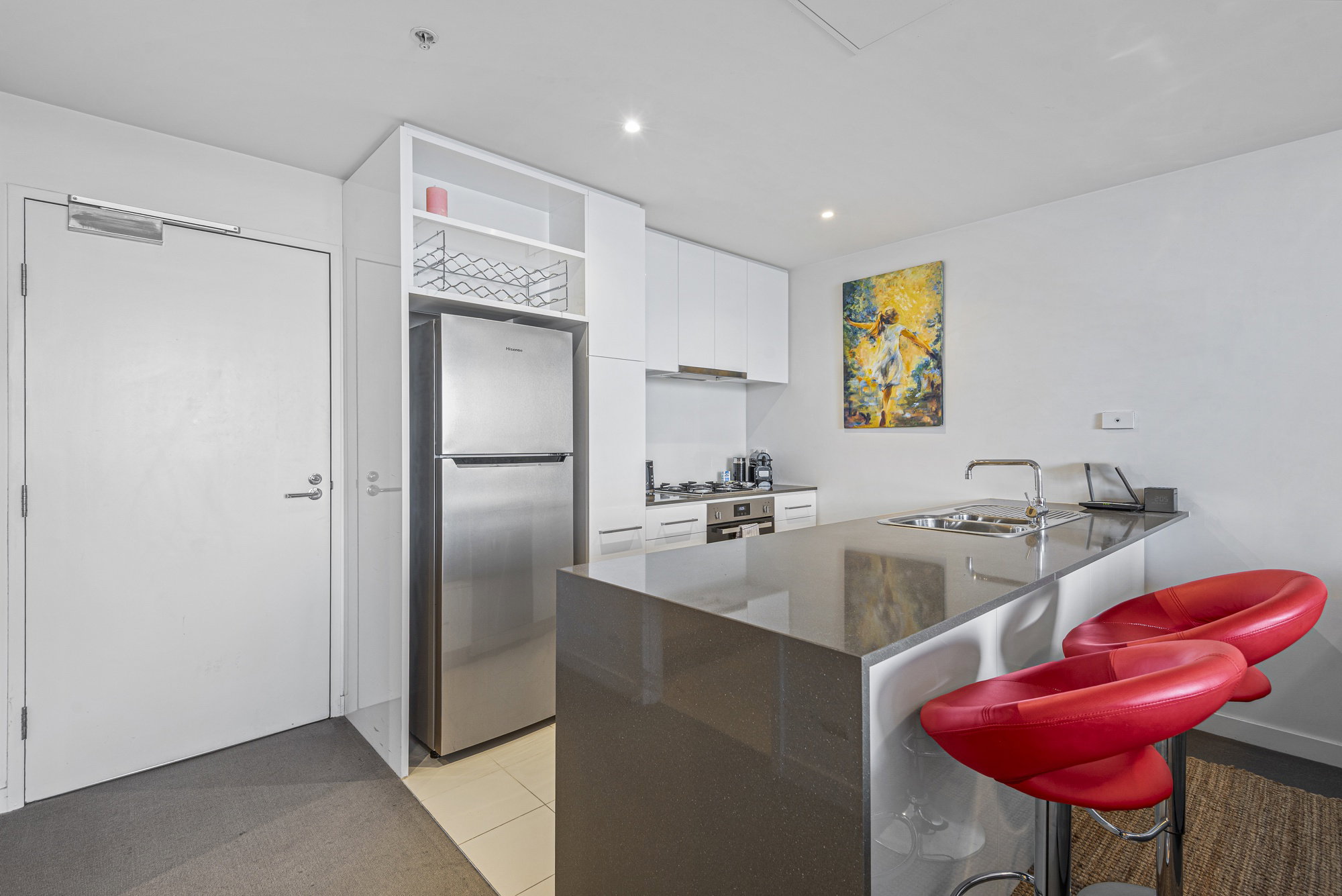 Furnished 2 Bedroom Apartment in Docklands