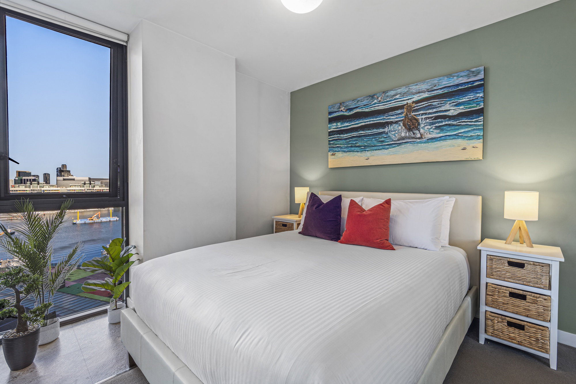 Furnished 2 Bedroom Apartment in Docklands