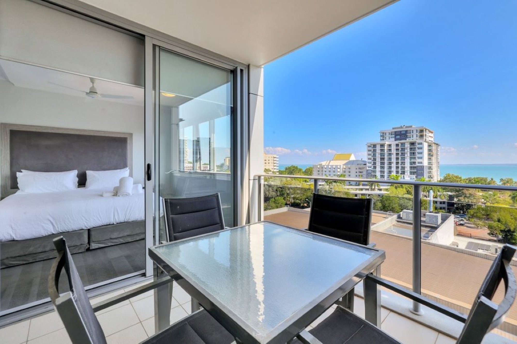 Furnished 1 Bedroom Apartment in Darwin City