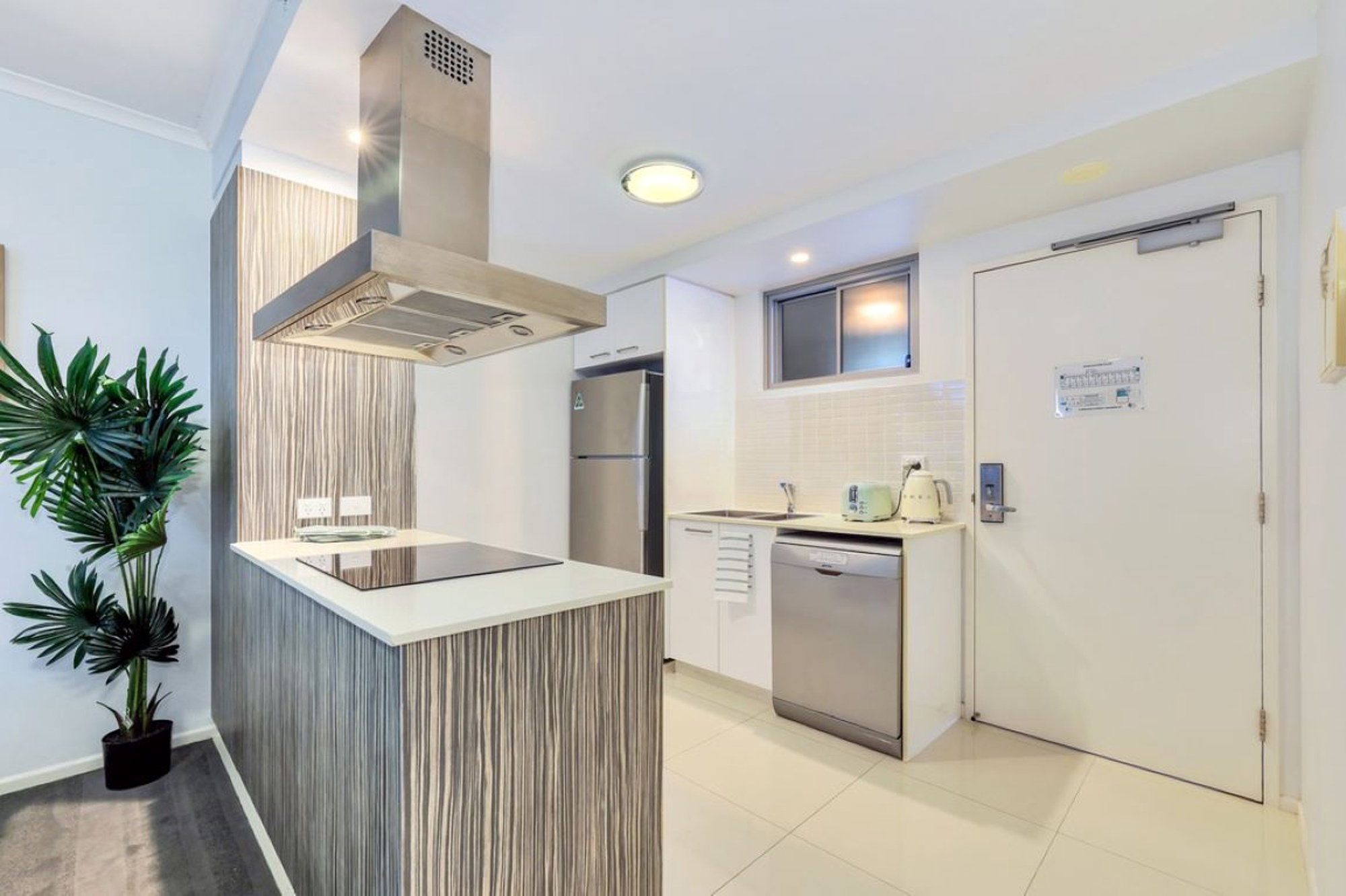 Furnished 1 Bedroom Apartment in Darwin City