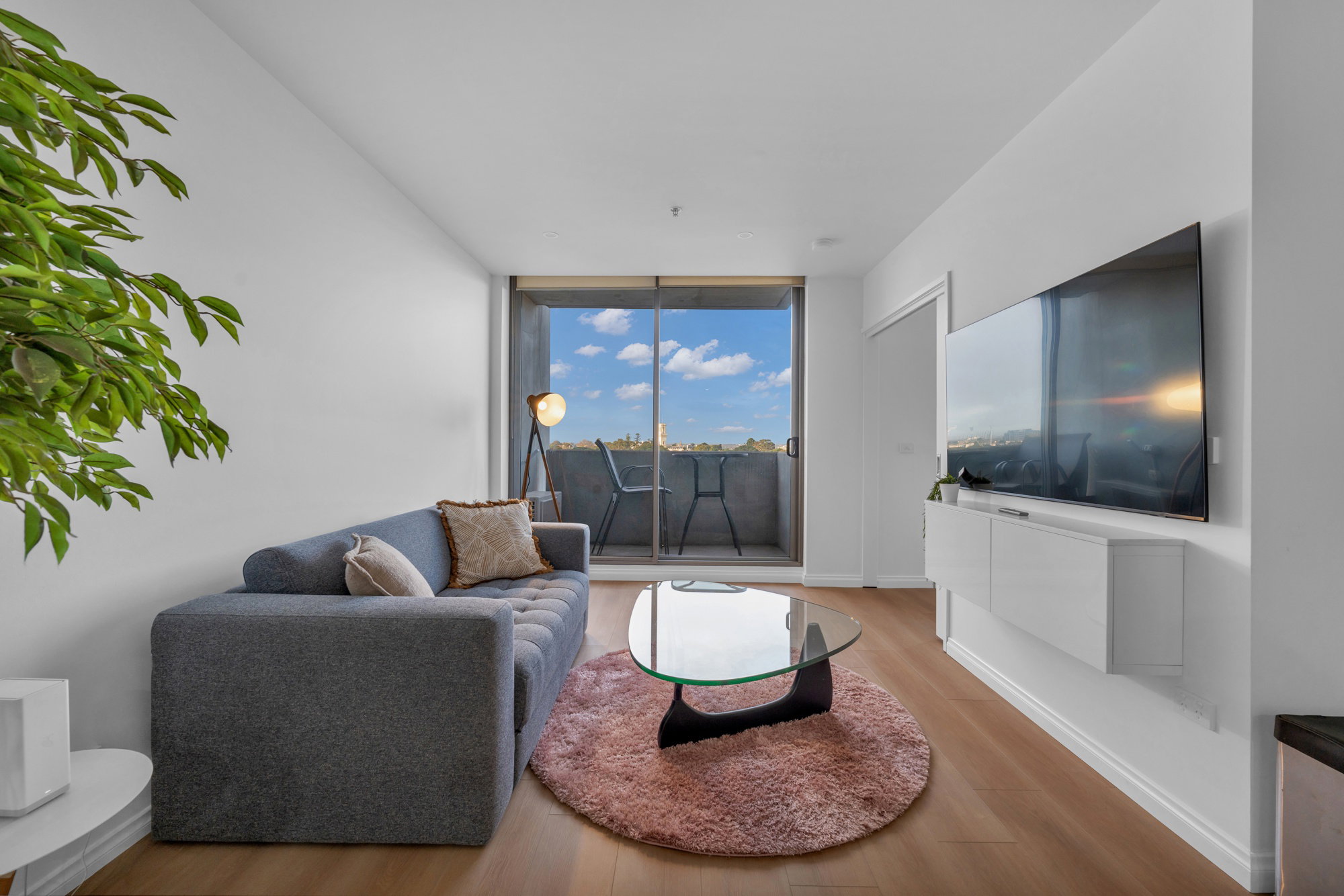 Furnished 1 Bedroom Apartment in Southbank