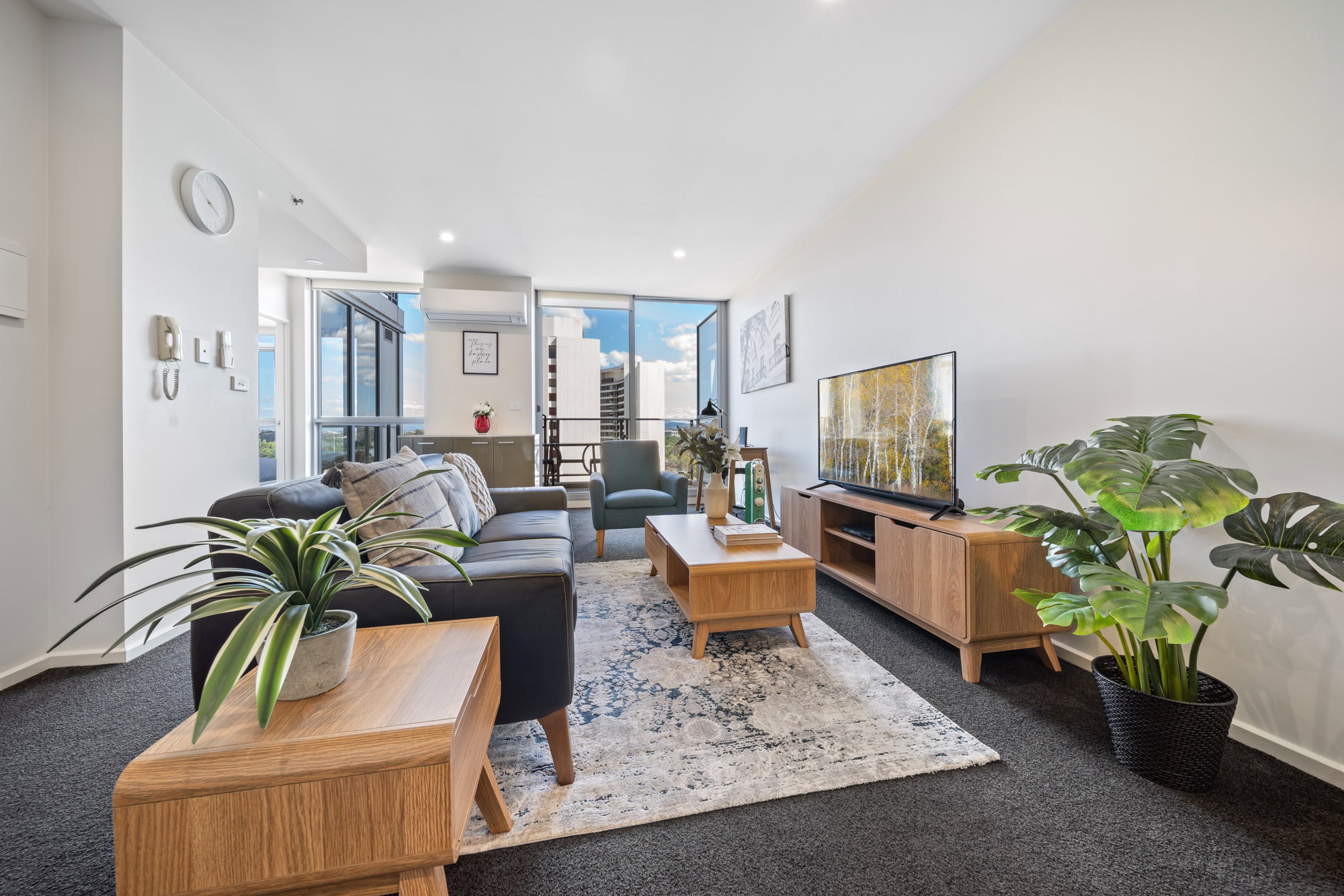 Furnished 1 Bedroom Apartment in Canberra