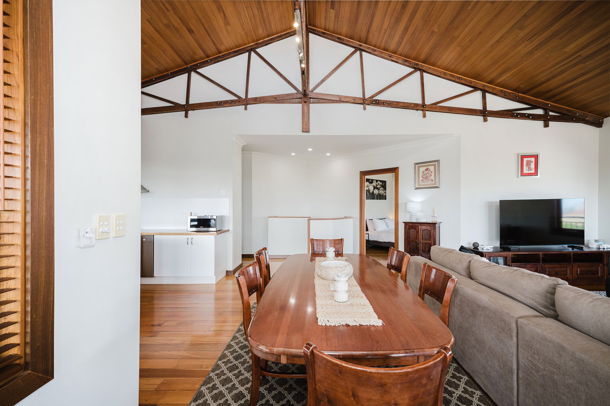 Furnished 3 Bedroom House in Halls Head