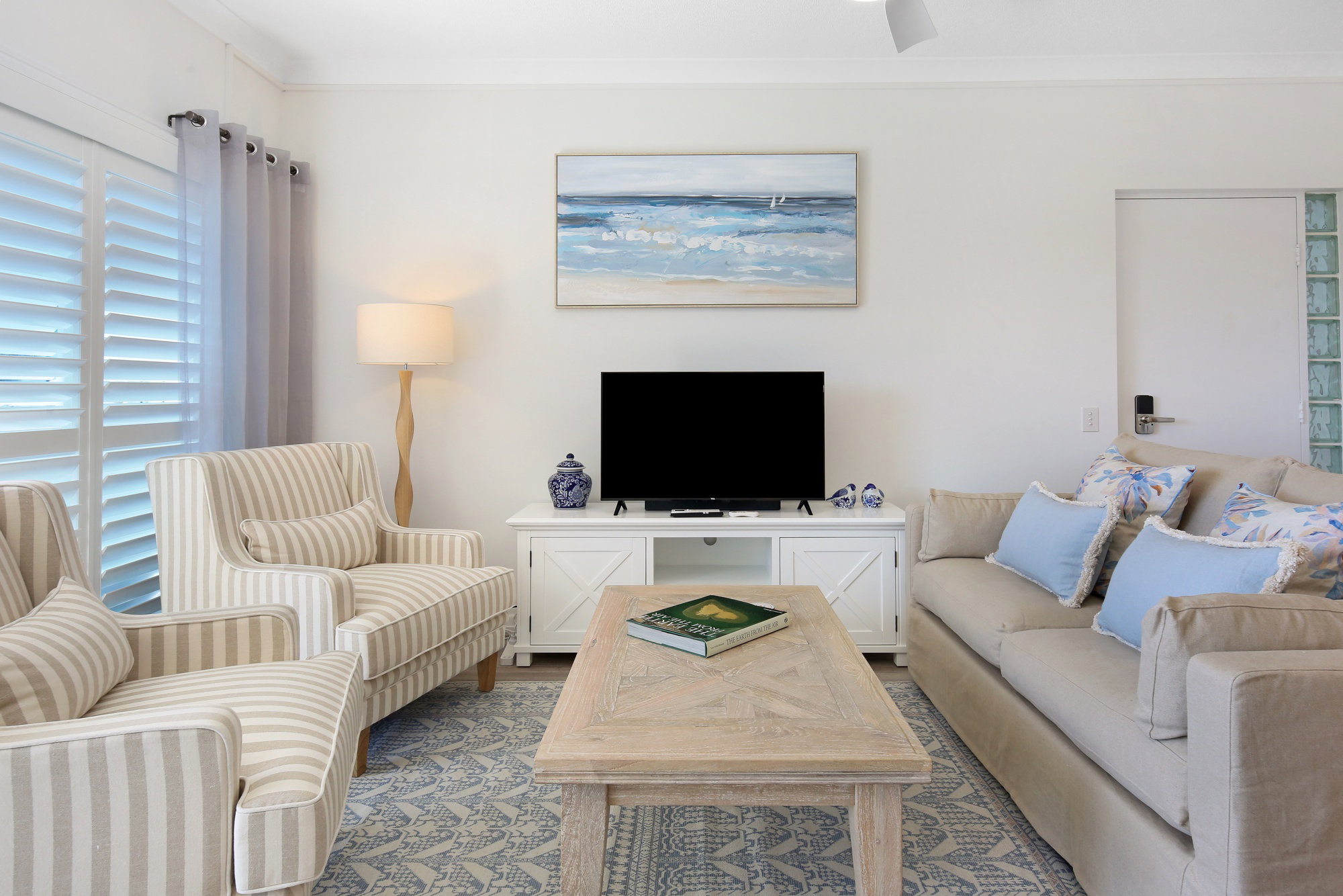 Furnished 2 Bedroom Apartment in Broadbeach Waters