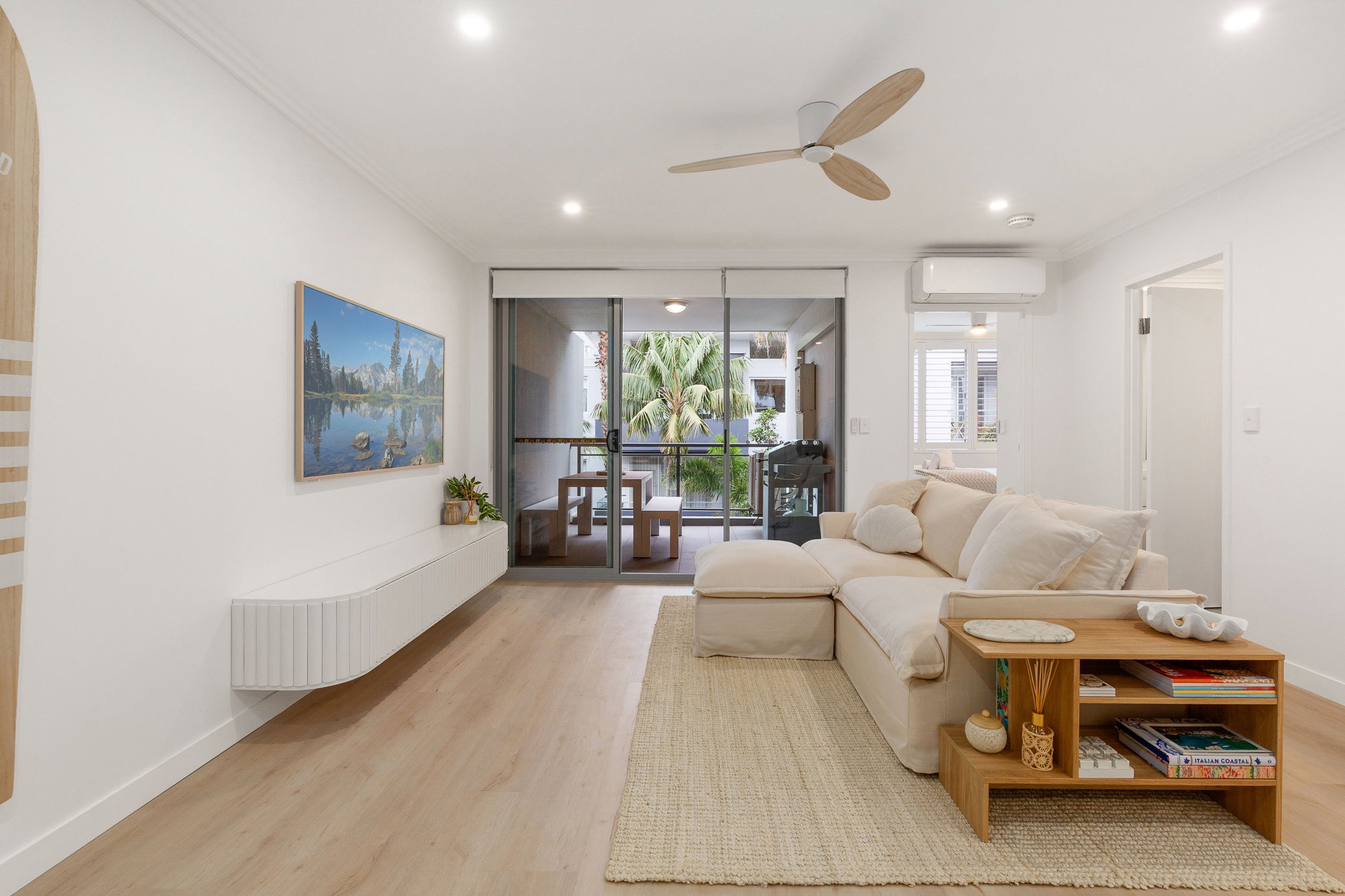Furnished 1 Bedroom Apartment in Narrabeen