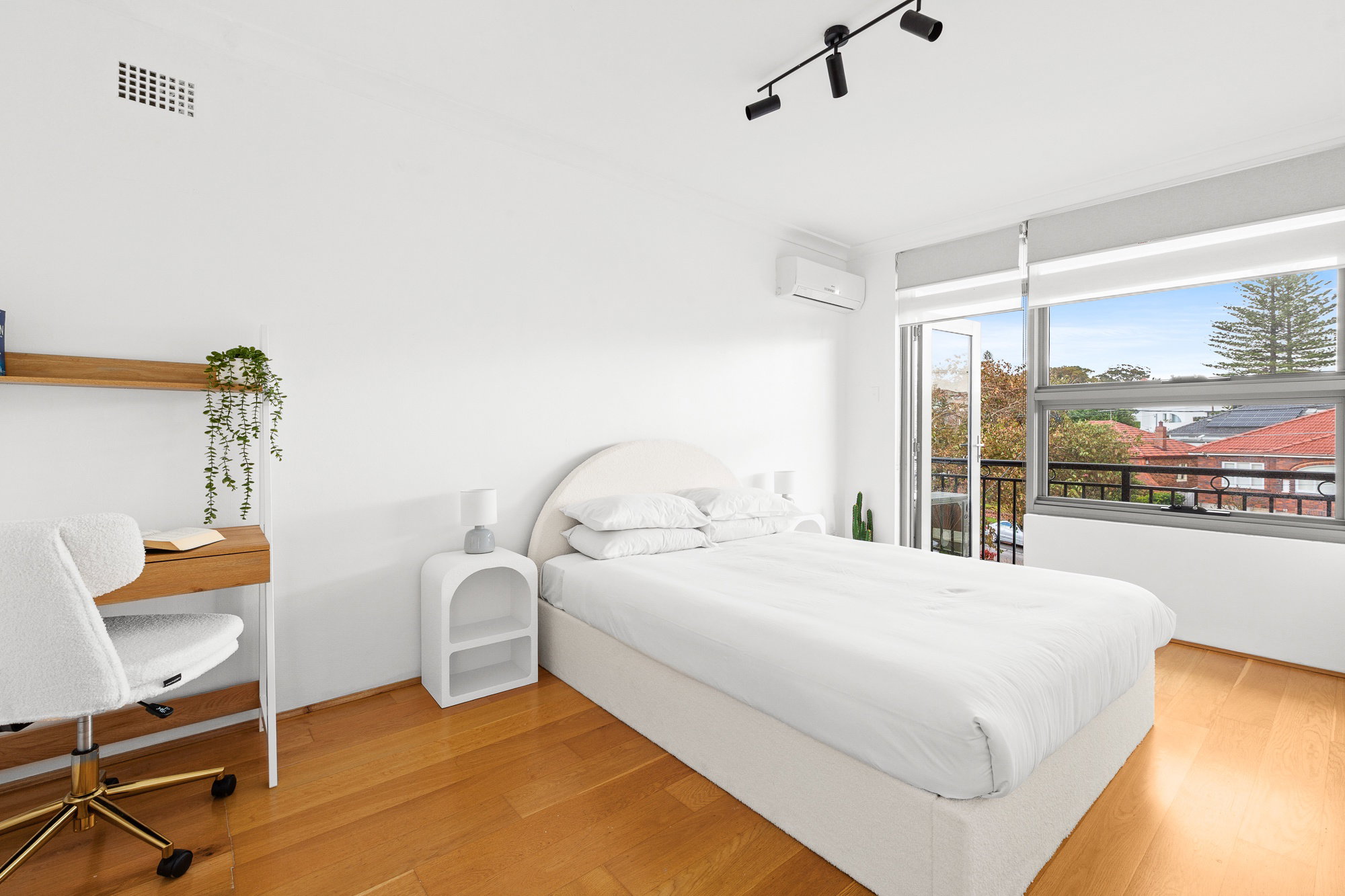Furnished 2 Bedroom Apartment in Vaucluse