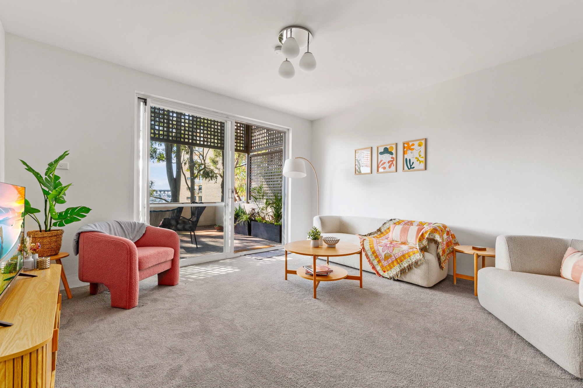 Furnished 2 Bedroom Apartment in McMahons Point