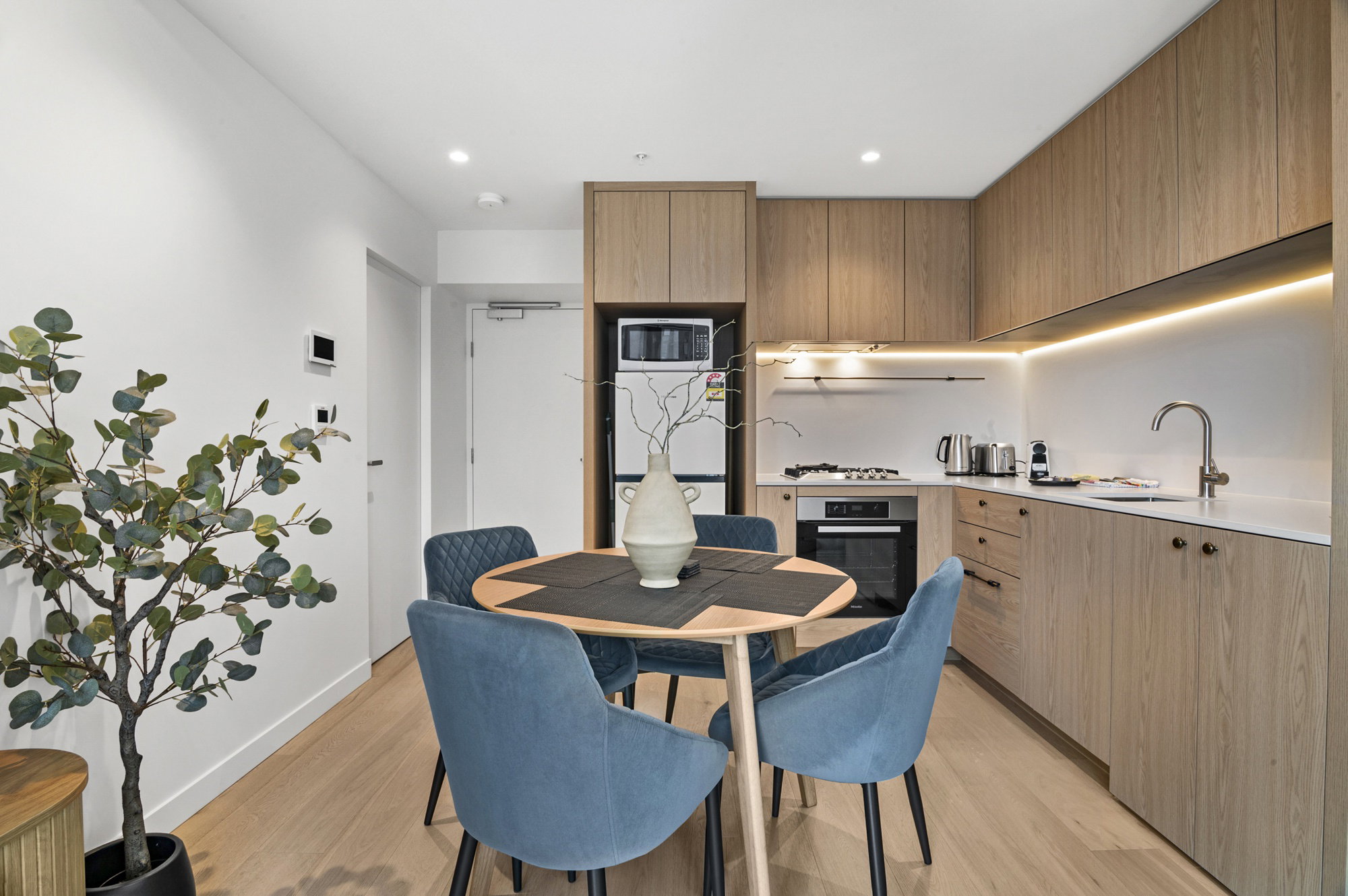 Furnished 2 Bedroom Apartment in Southbank