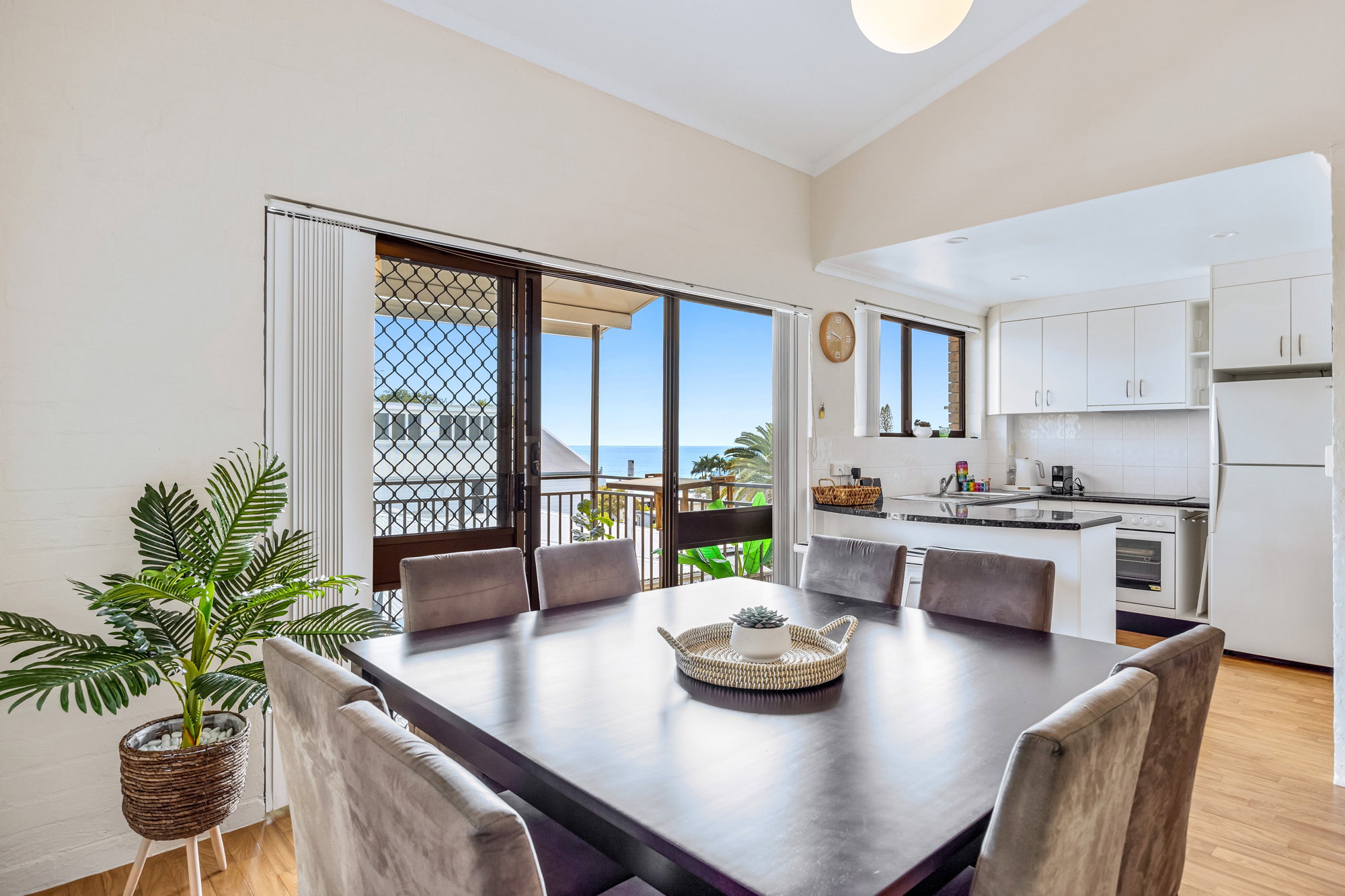 Furnished 2 Bedroom Apartment in Alexandra Headland