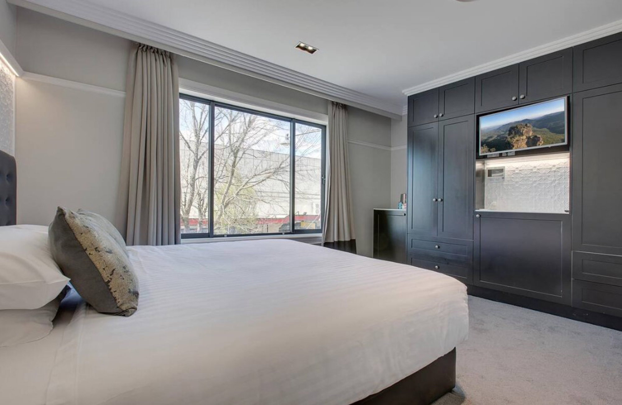 Furnished 2 Bedroom Apartment in Katoomba