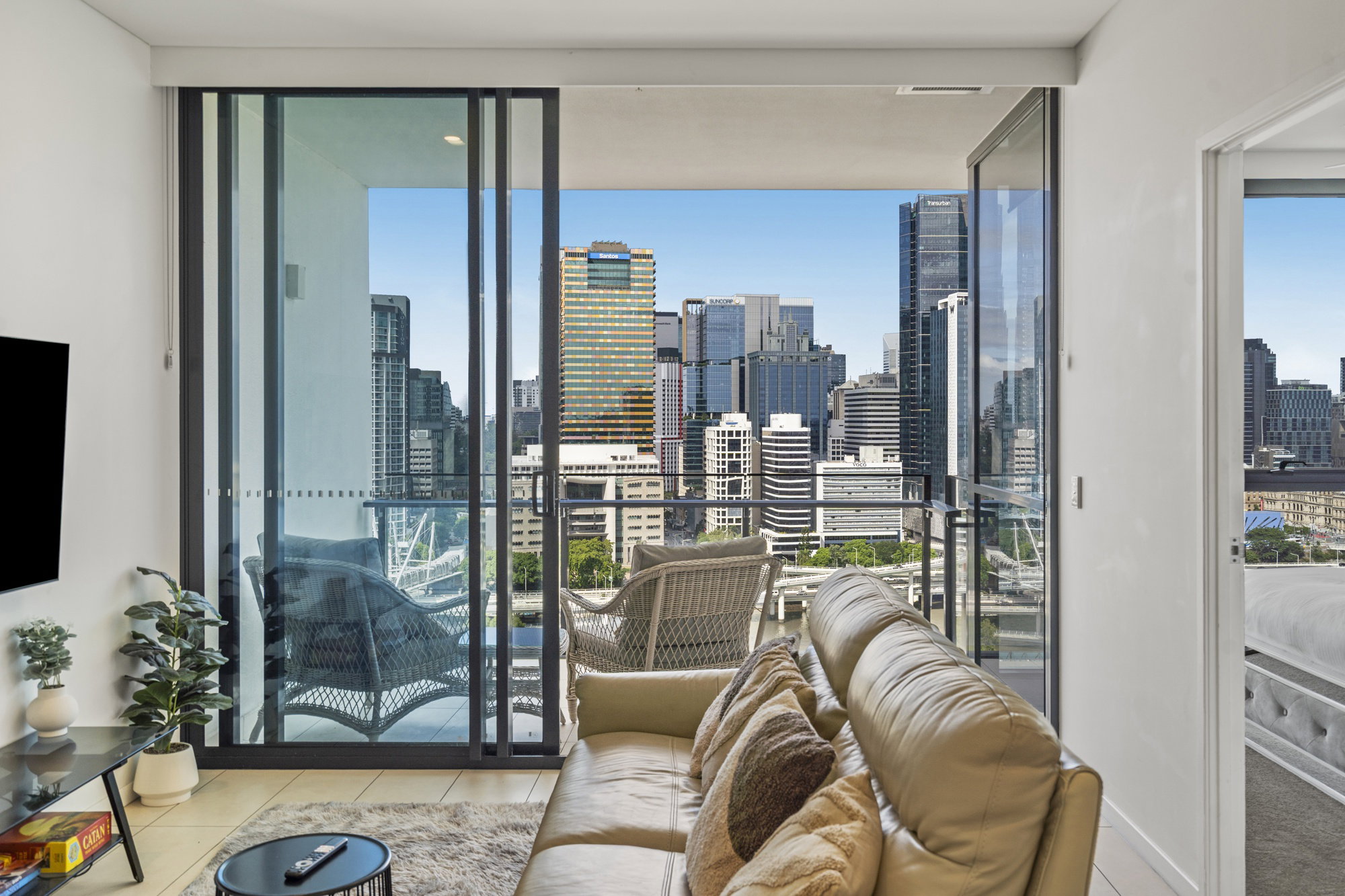 Furnished 2 Bedroom Apartment in South Brisbane
