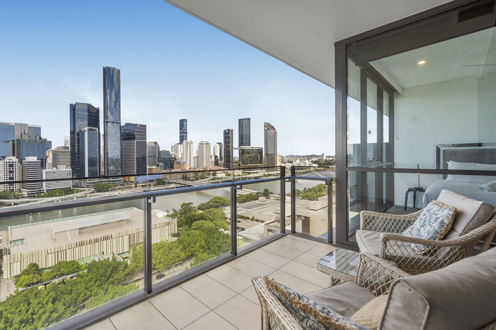 Furnished 2 Bedroom Apartment in South Brisbane