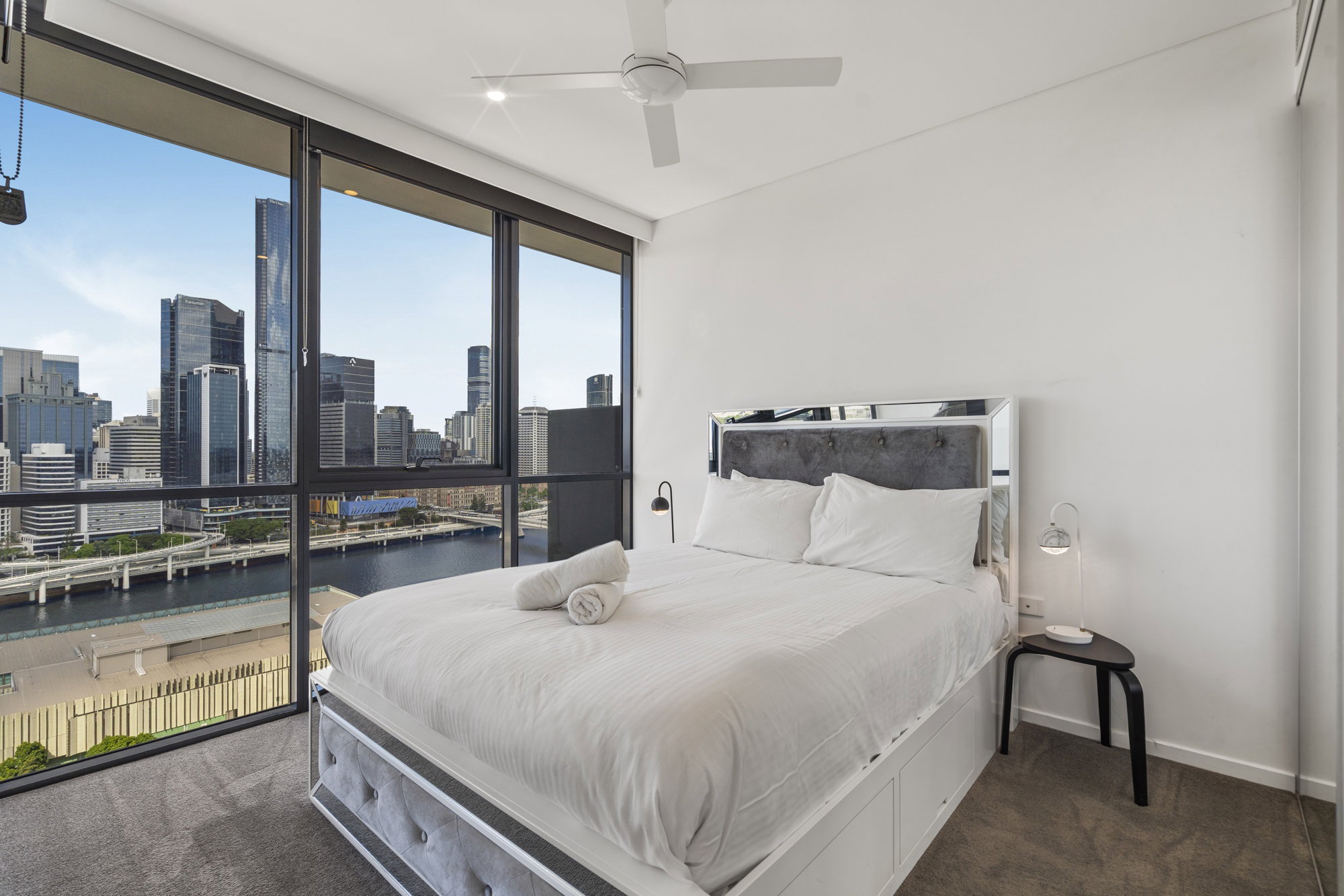 Furnished 2 Bedroom Apartment in South Brisbane