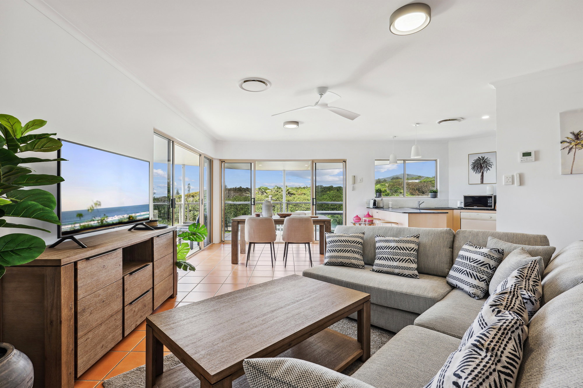 Furnished 2 Bedroom Apartment in Point Arkwright