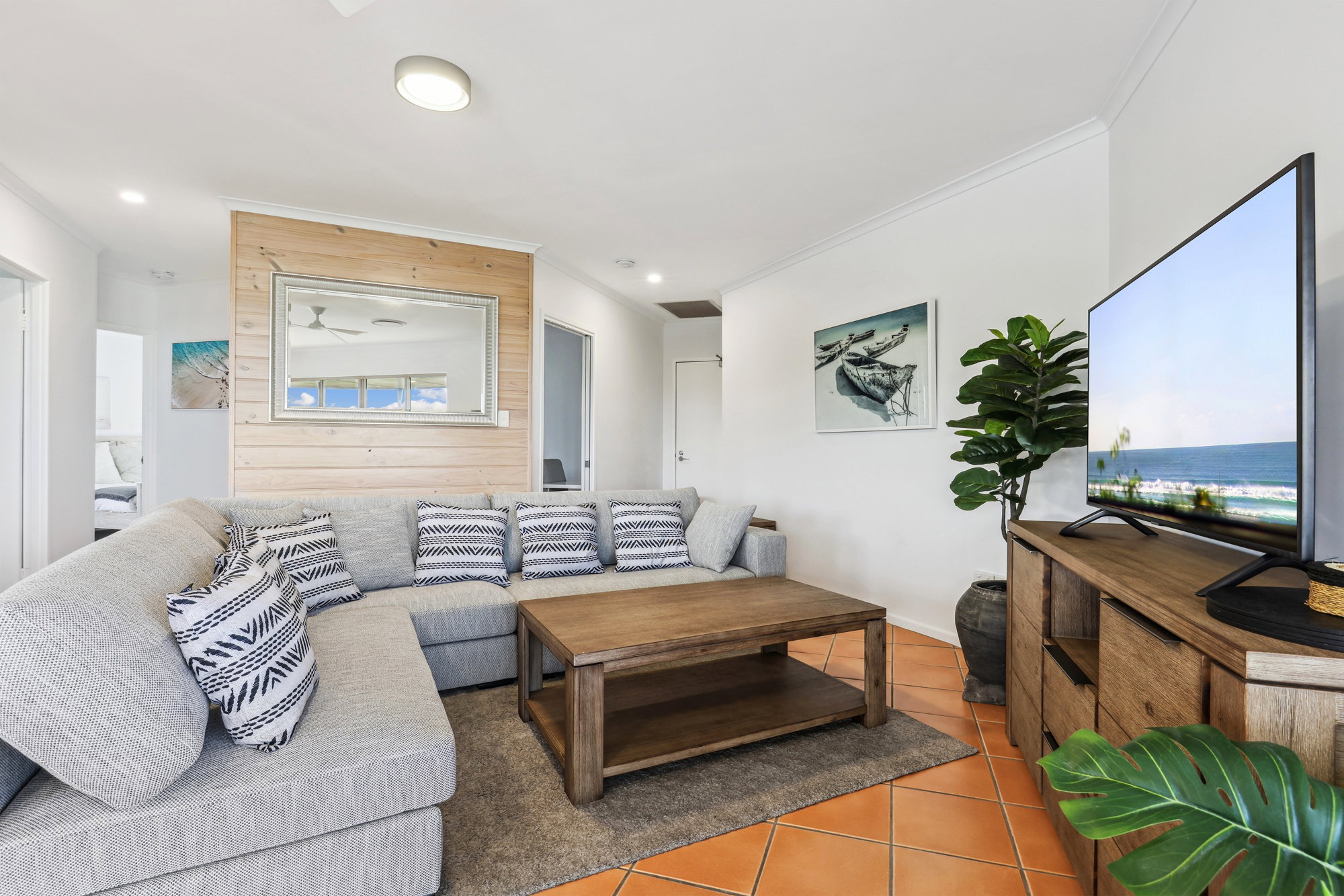 Furnished 2 Bedroom Apartment in Point Arkwright
