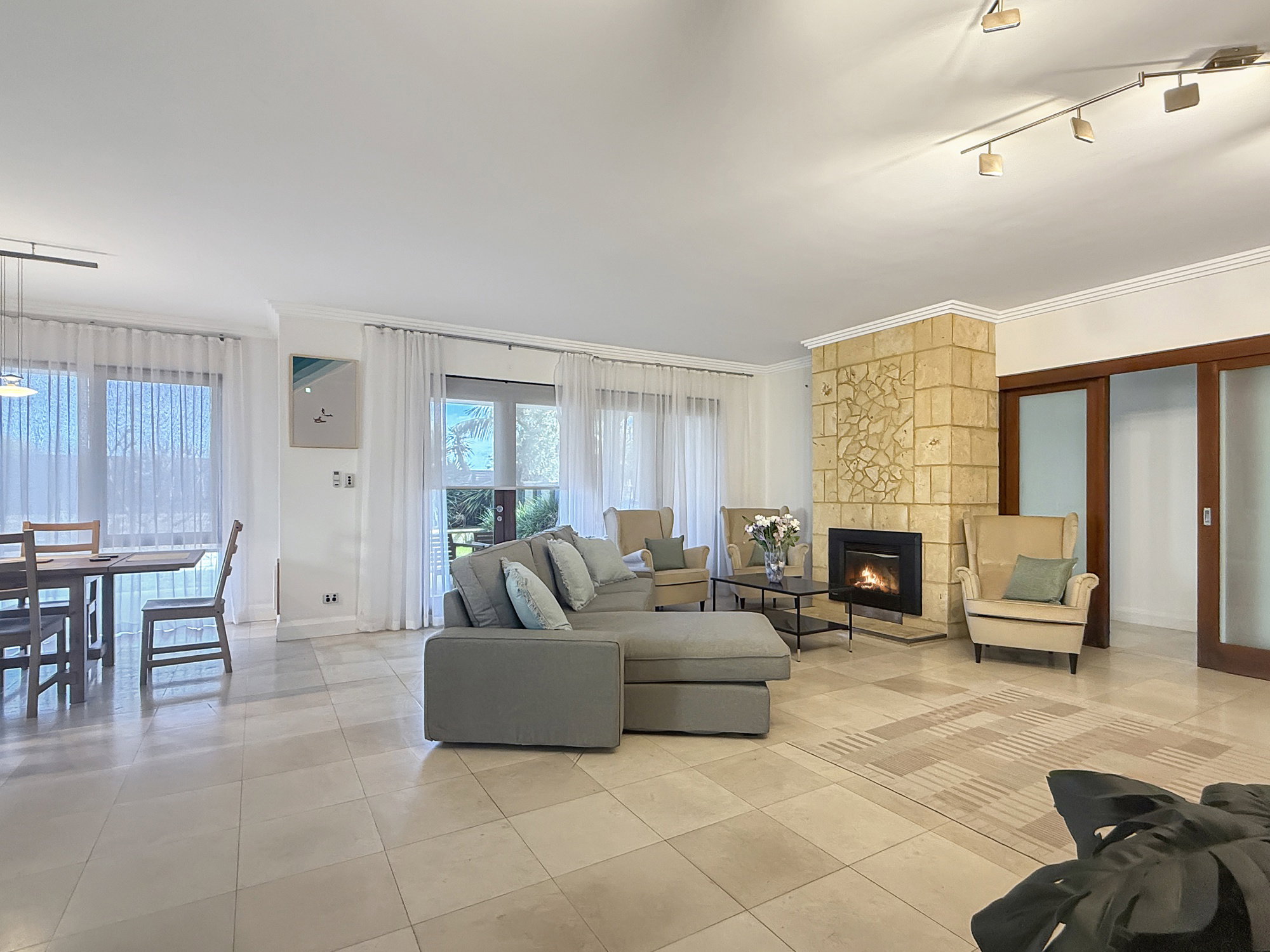 Furnished 4 Bedroom House in Warnbro