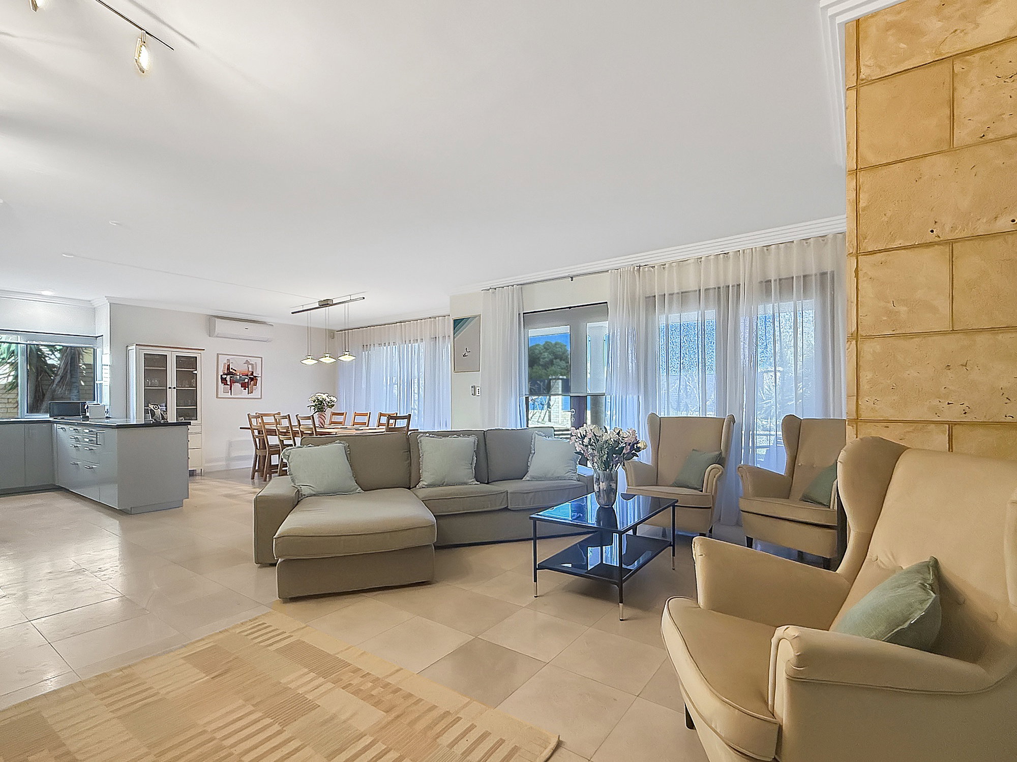 Furnished 4 Bedroom House in Warnbro