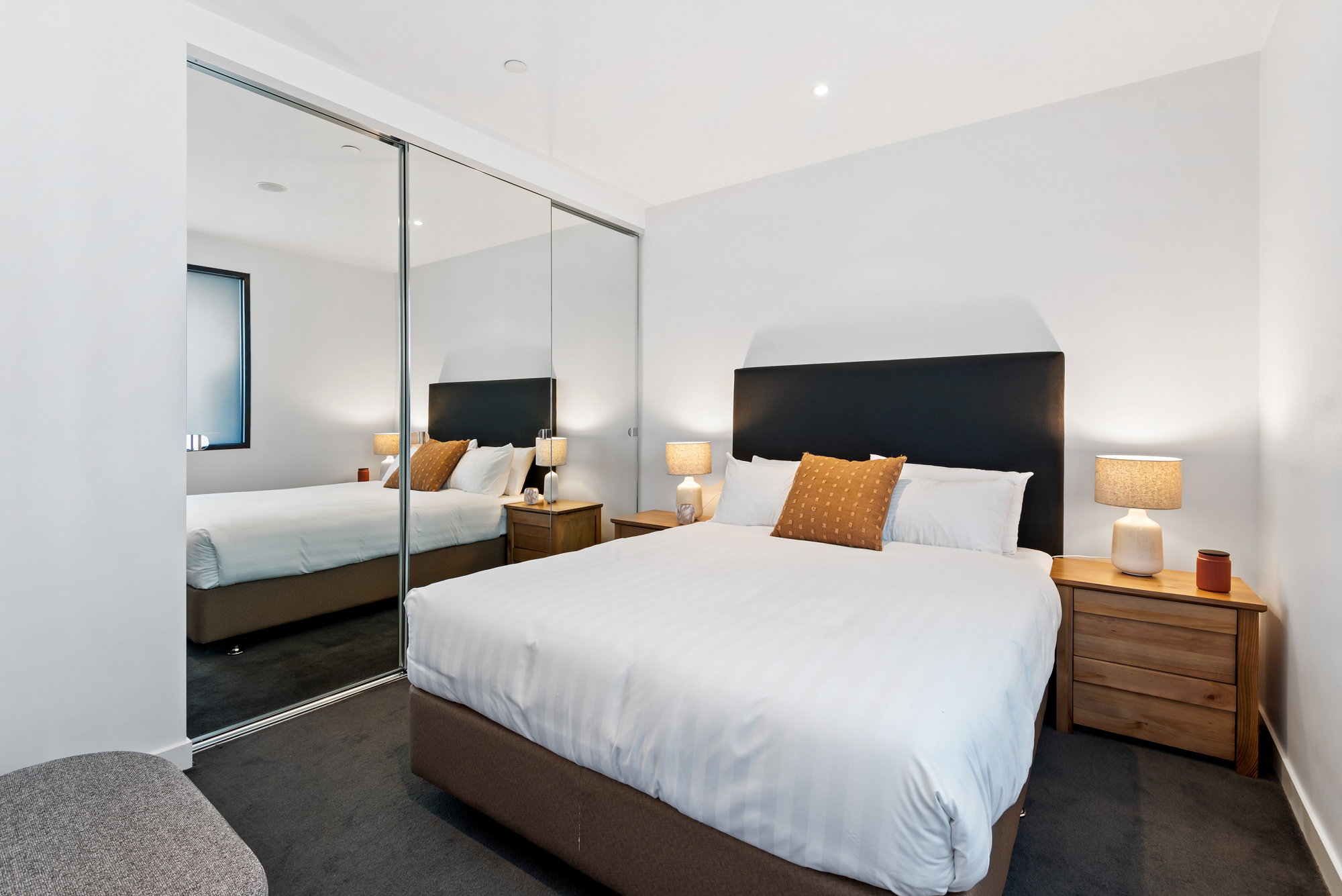 Furnished 1 Bedroom Apartment in Port Melbourne
