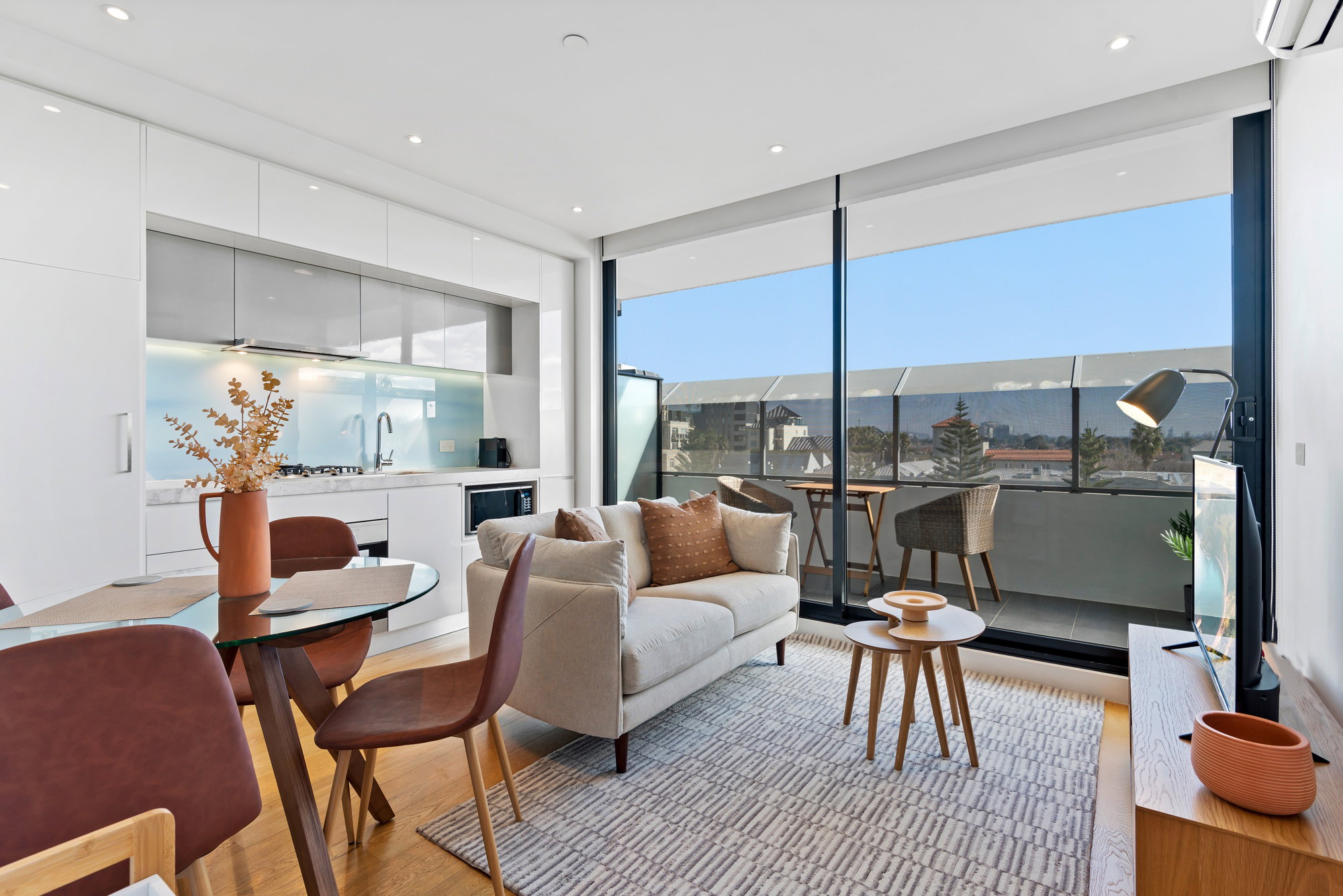 Furnished 1 Bedroom Apartment in Port Melbourne