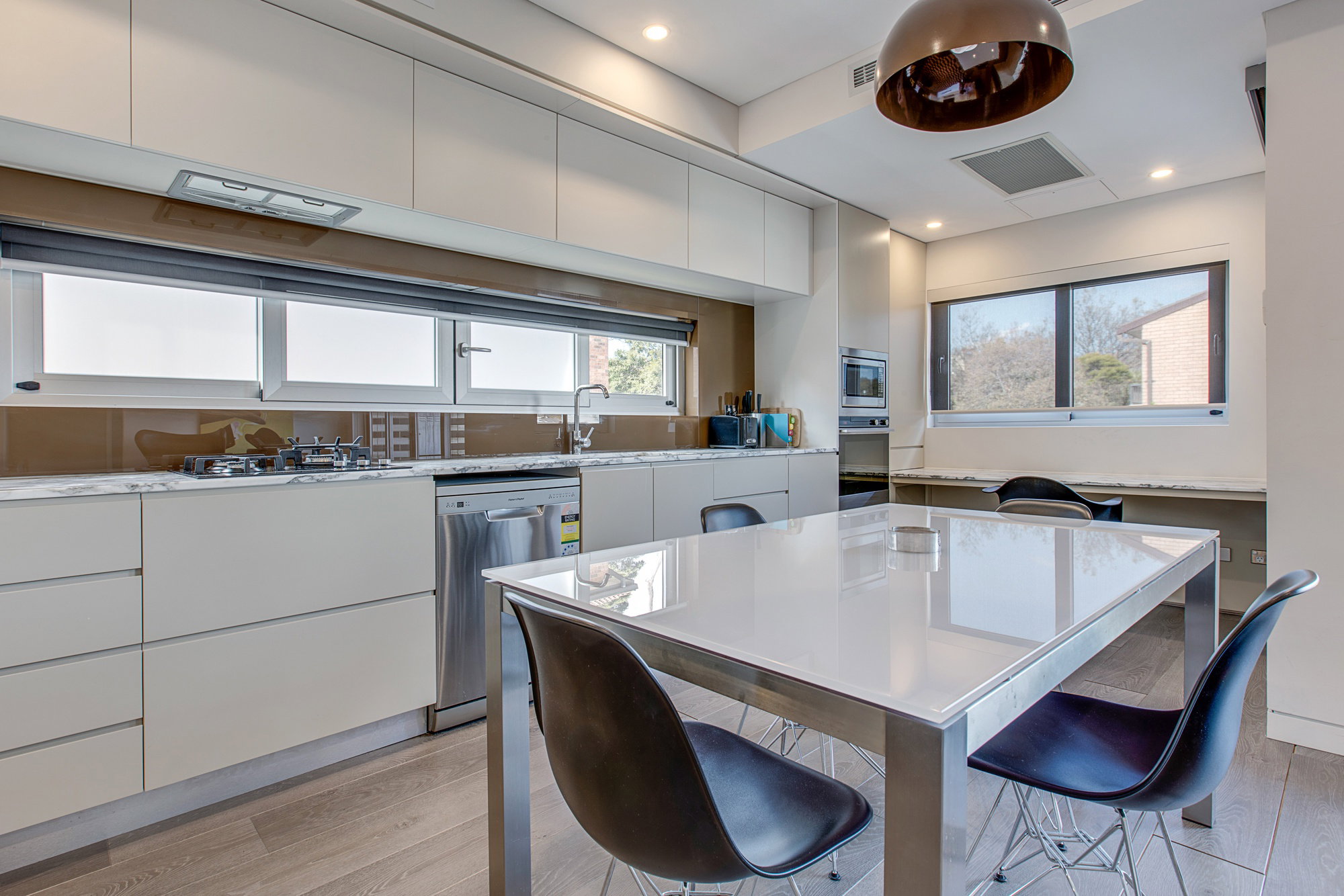 Furnished 2 Bedroom Apartment in Cremorne