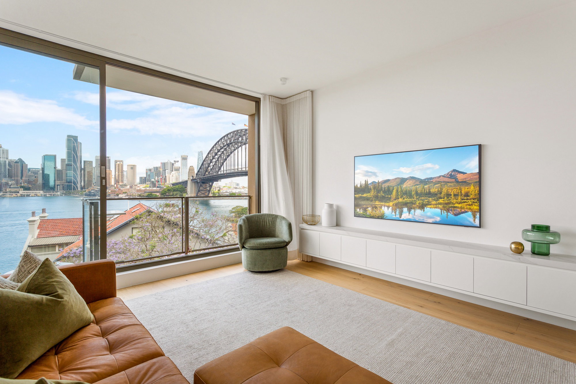 Furnished 2 Bedroom Apartment in Kirribilli
