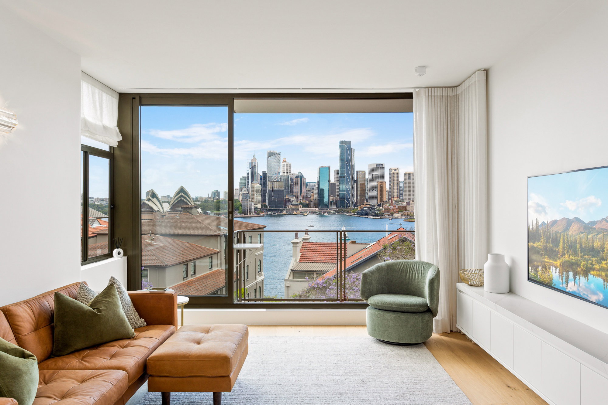 Furnished 2 Bedroom Apartment in Kirribilli