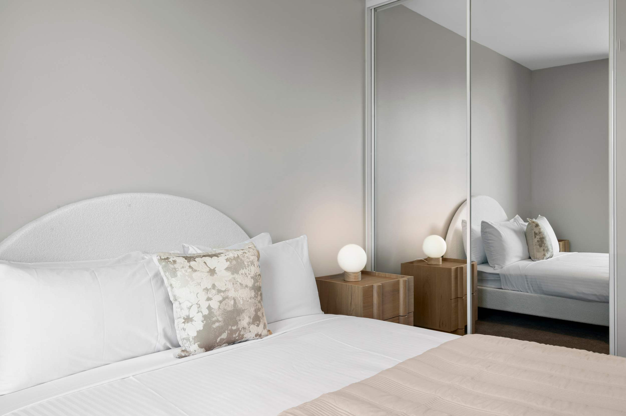 Furnished 1 Bedroom Apartment in South Melbourne