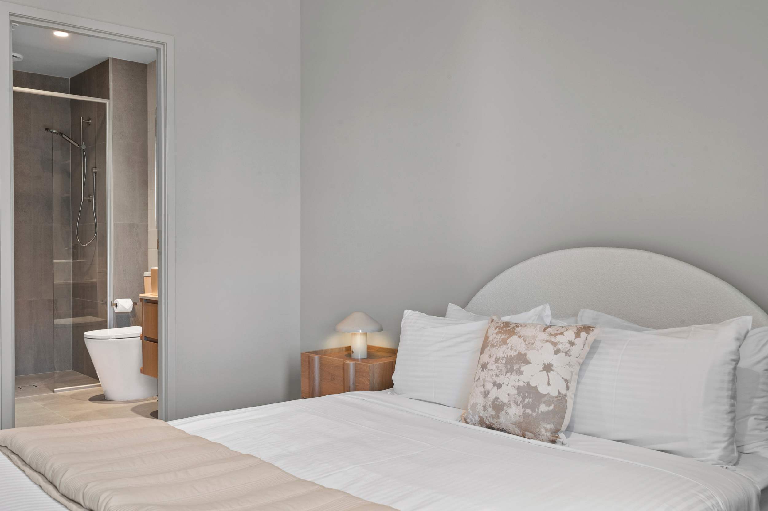 Furnished 1 Bedroom Apartment in South Melbourne