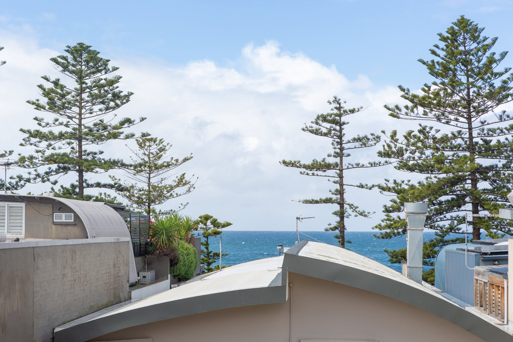 Furnished 2 Bedroom Apartment in Dee Why