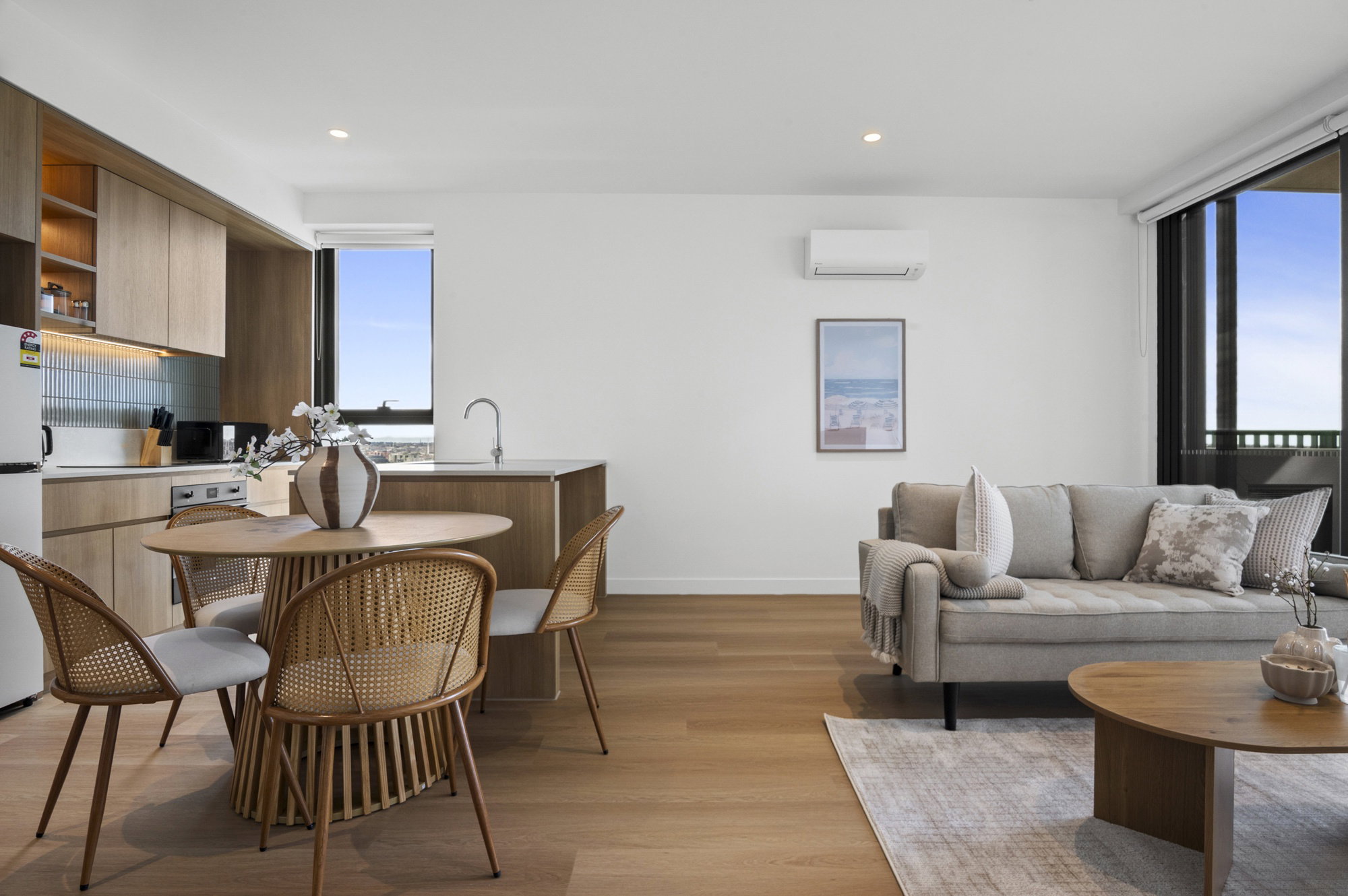 Furnished 2 Bedroom Apartment in St Kilda