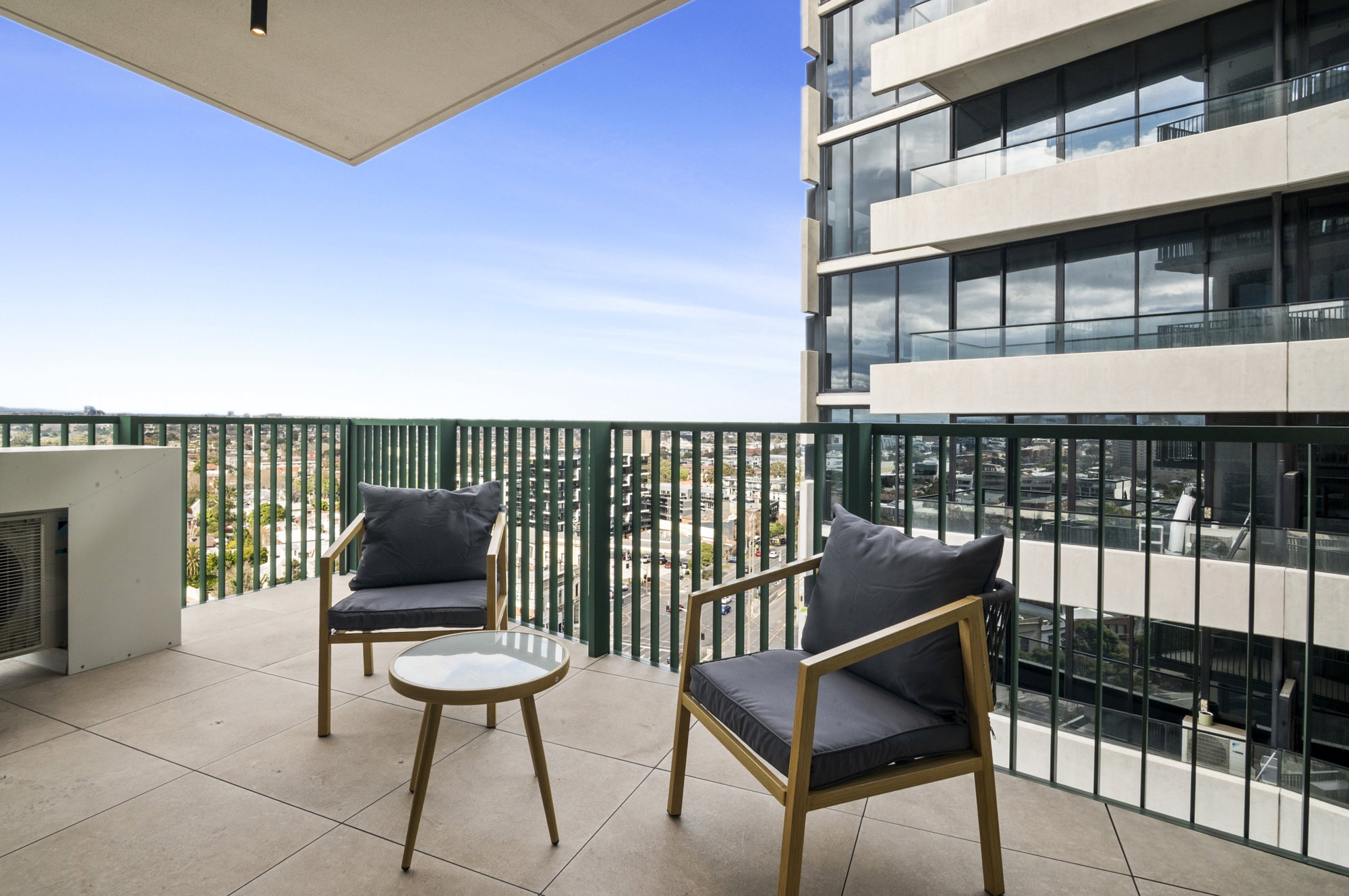Furnished 2 Bedroom Apartment in St Kilda