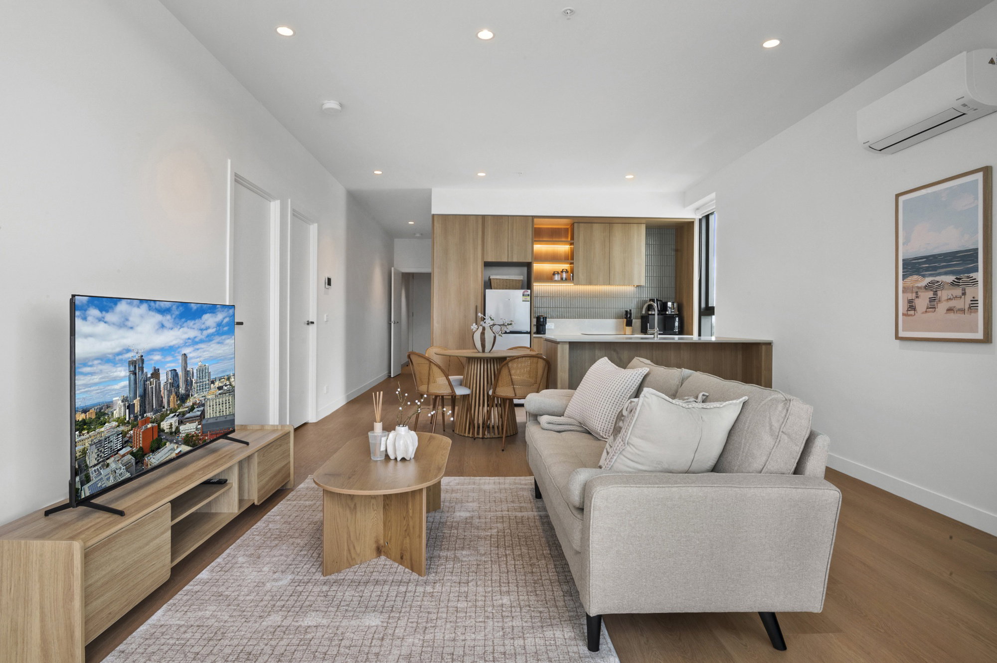 Furnished 2 Bedroom Apartment in St Kilda