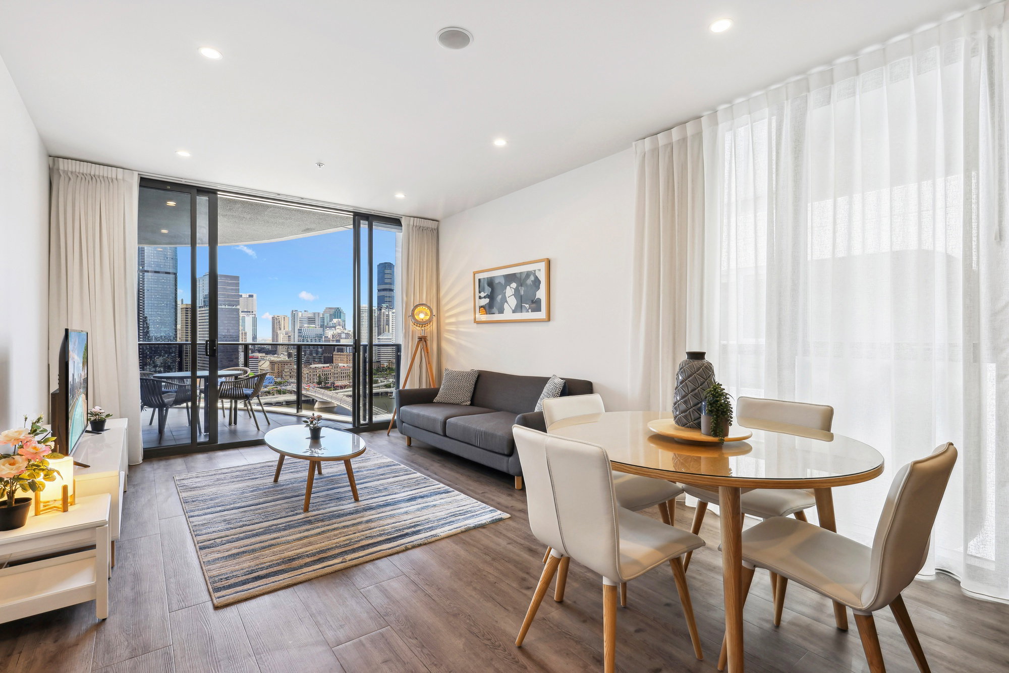 Furnished 2 Bedroom Apartment in South Brisbane