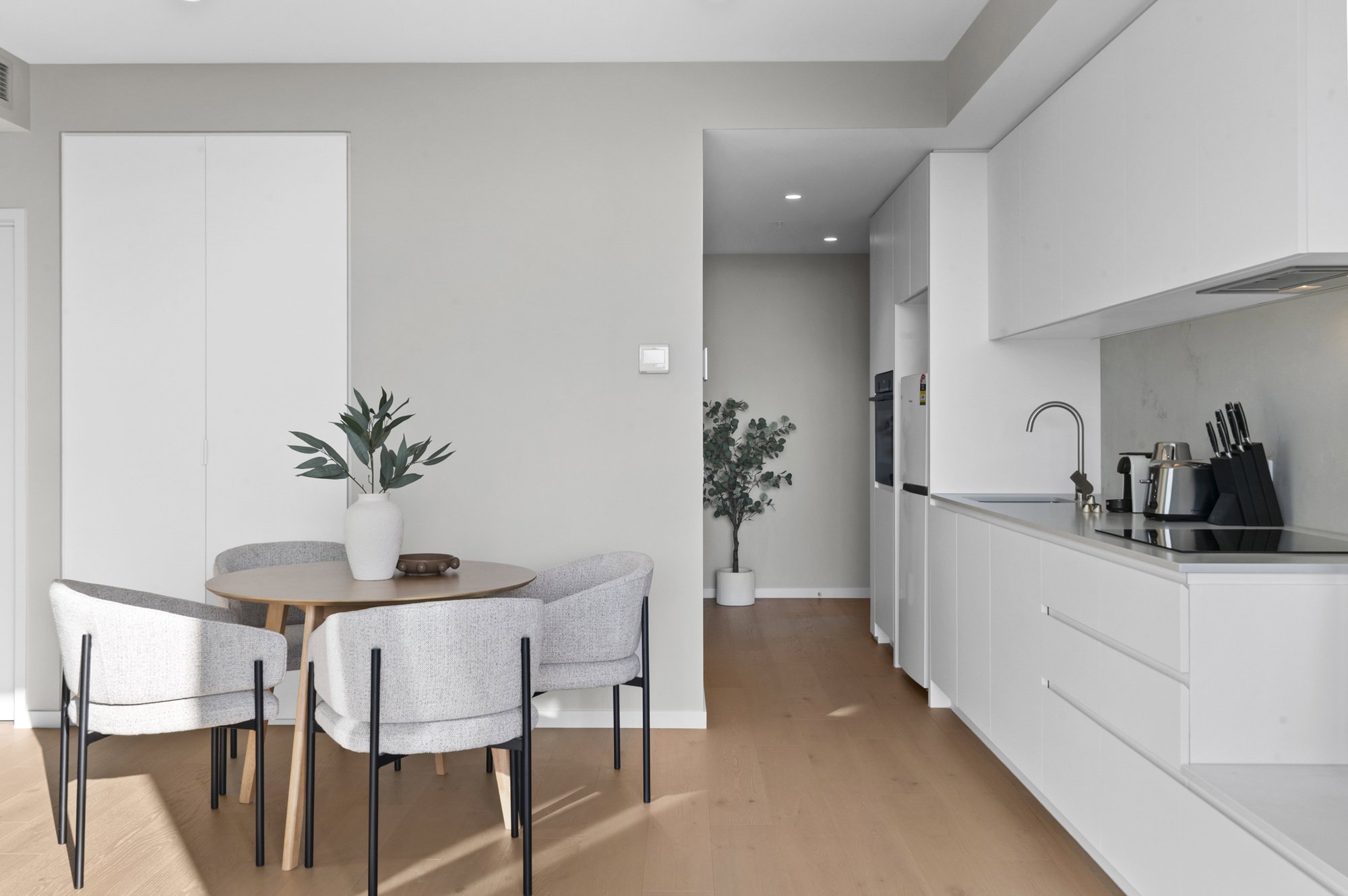 Furnished 2 Bedroom Apartment in South Melbourne