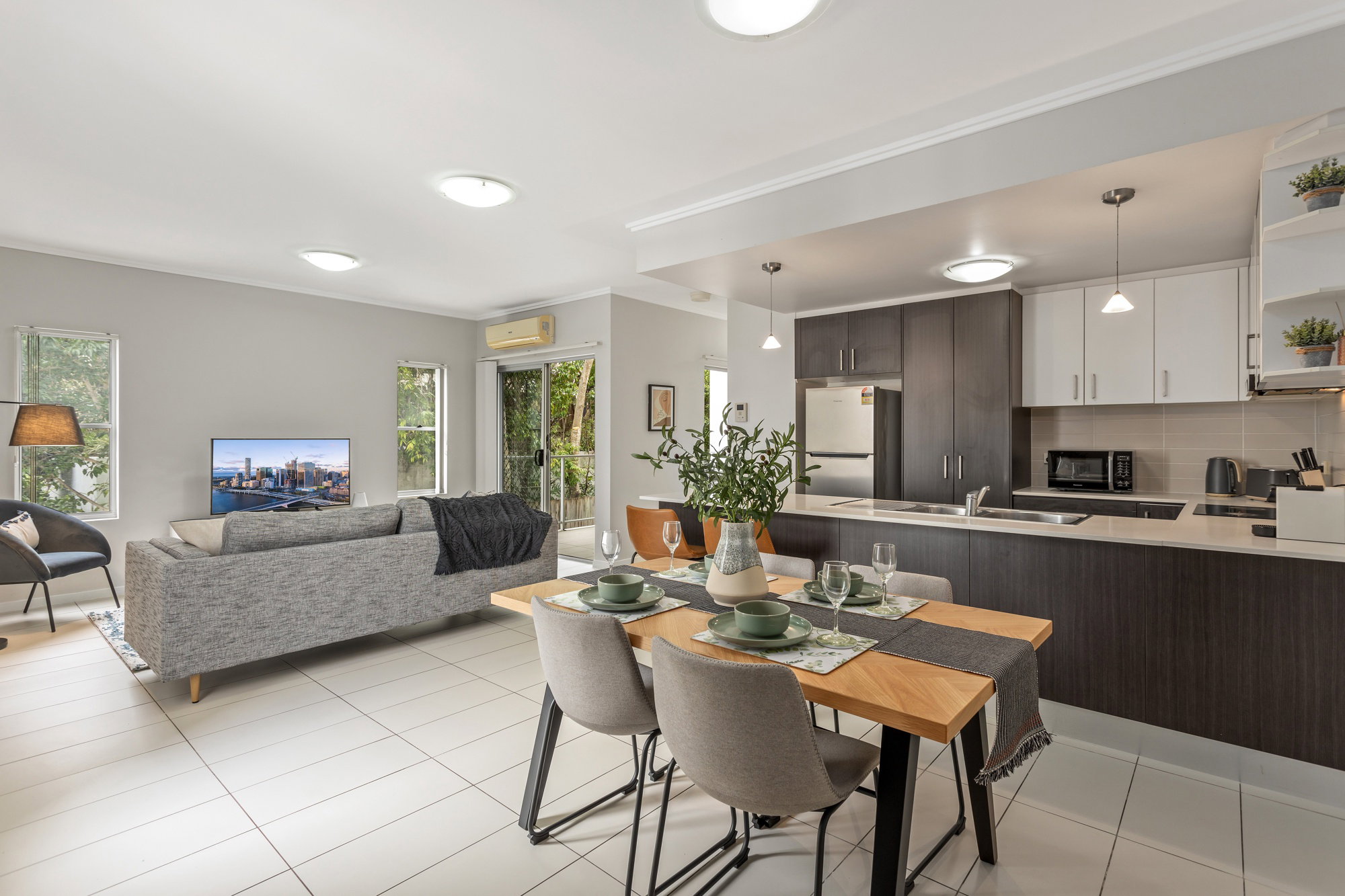 Furnished 2 Bedroom Apartment in Kelvin Grove