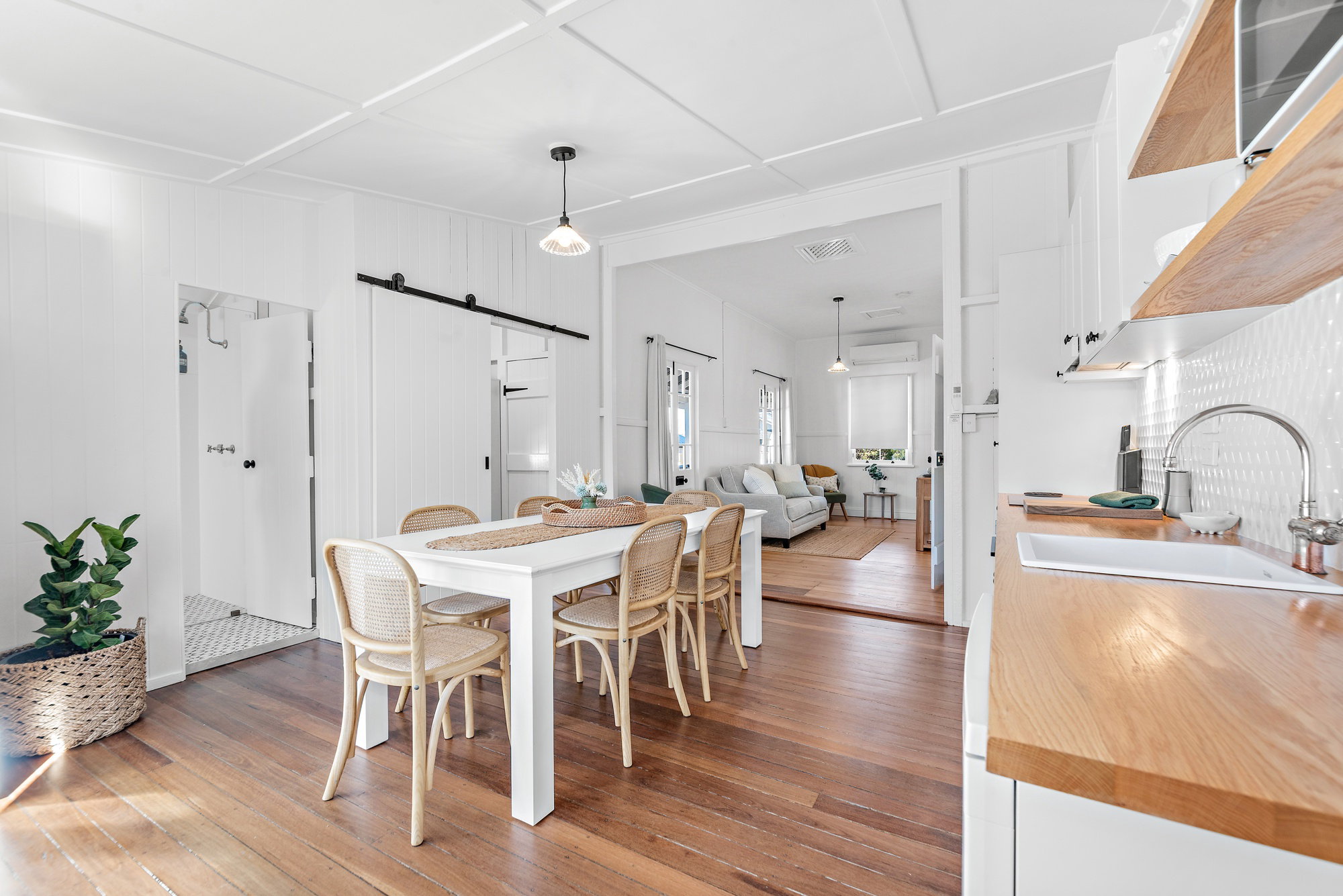 Furnished 3 Bedroom House in Tenterfield