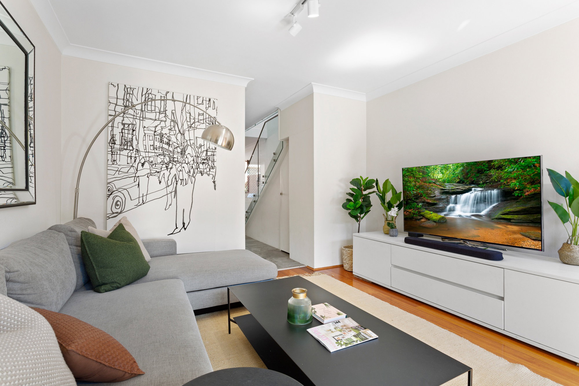Furnished 2 Bedroom Apartment in Chippendale